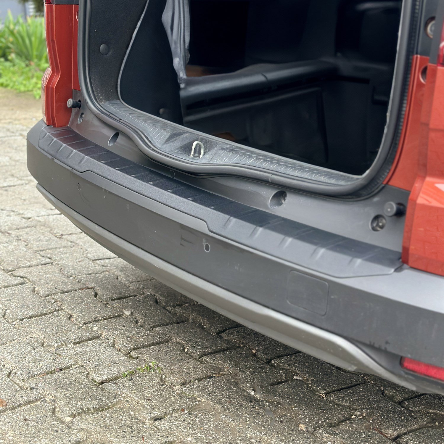 Dacia Jogger Mat Siyah Arka Tampon Eşiği 2022 Yılı ve Sonrasına Uyumludur