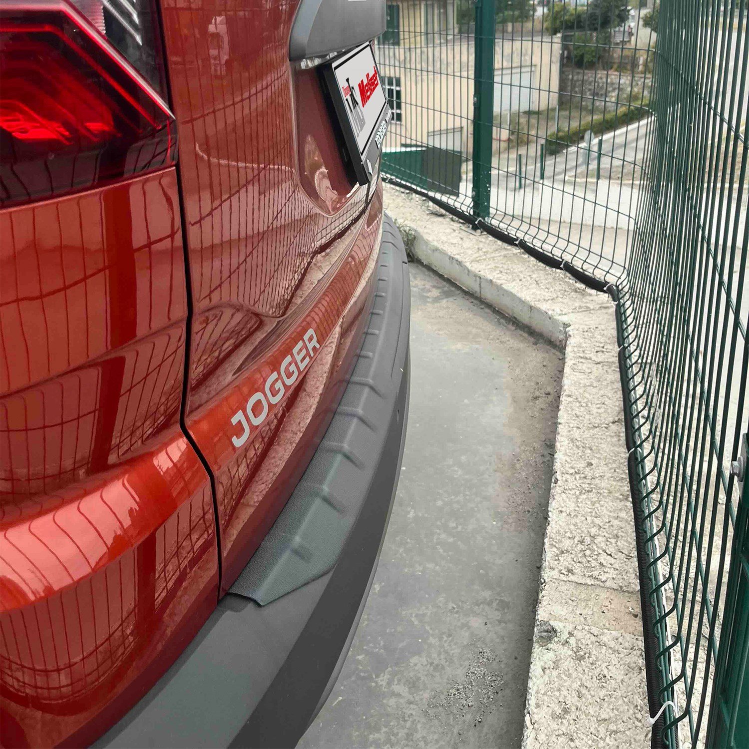 Dacia Jogger Mat Siyah Arka Tampon Eşiği 2022 Yılı ve Sonrasına Uyumludur