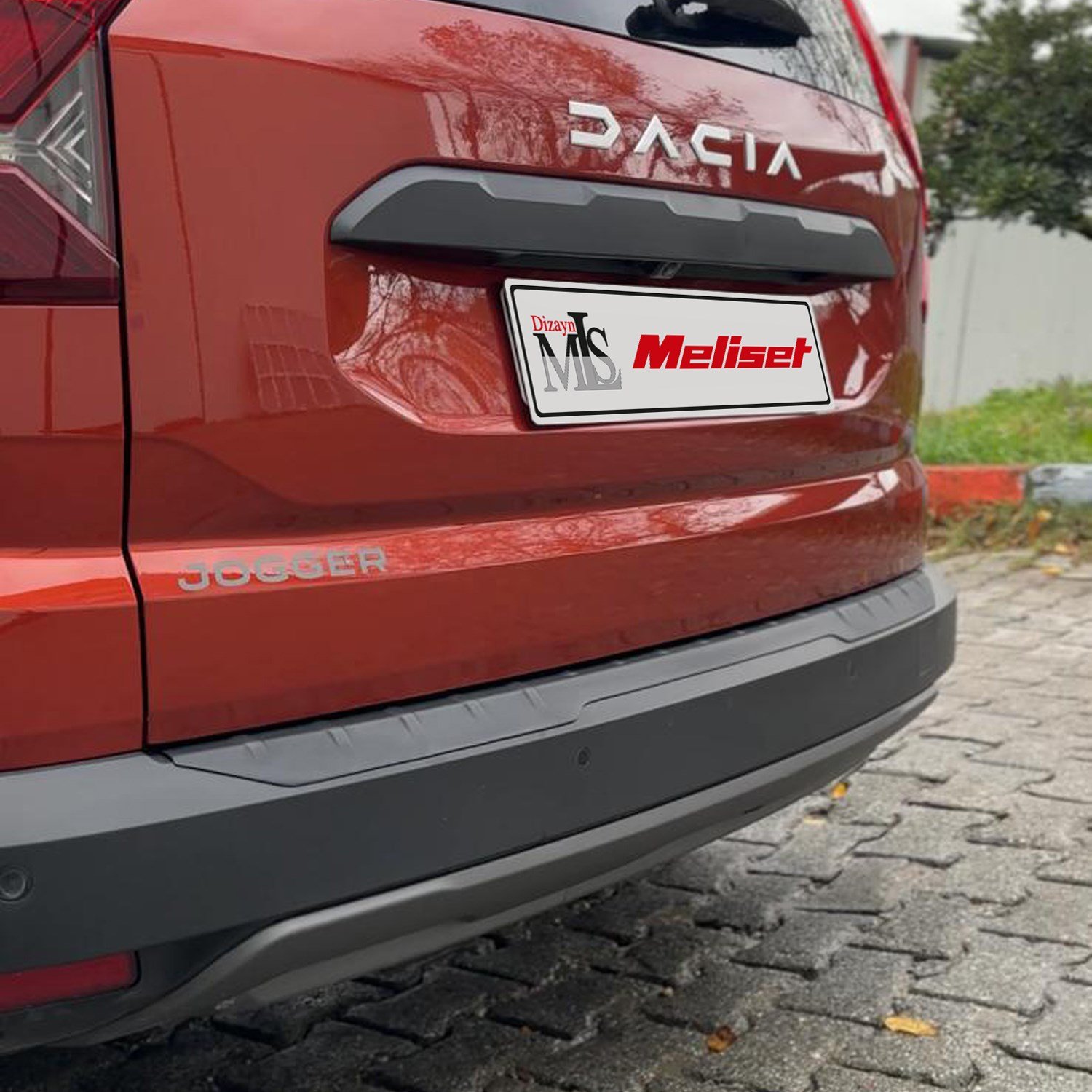 Dacia Jogger Mat Siyah Arka Tampon Eşiği 2022 Yılı ve Sonrasına Uyumludur