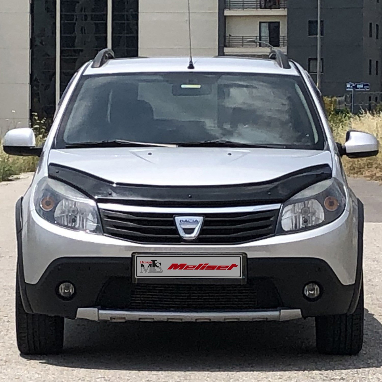 Dacia Sandero Ön Kaput Rüzgarlığı 2009-2012 Yılı ve Arasına Uyumludur