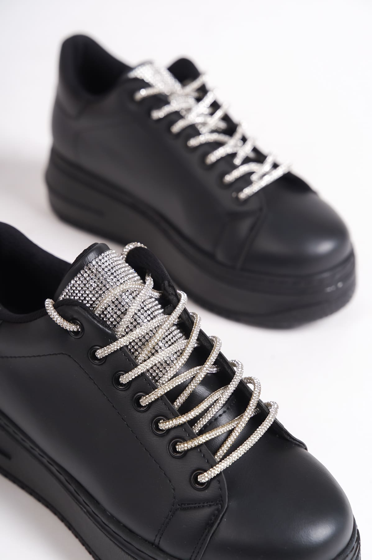 DELLA Bağcıklı Ortopedik Taban Taşlı Kadın Sneaker Spor Ayakkabı  CST - Siyah