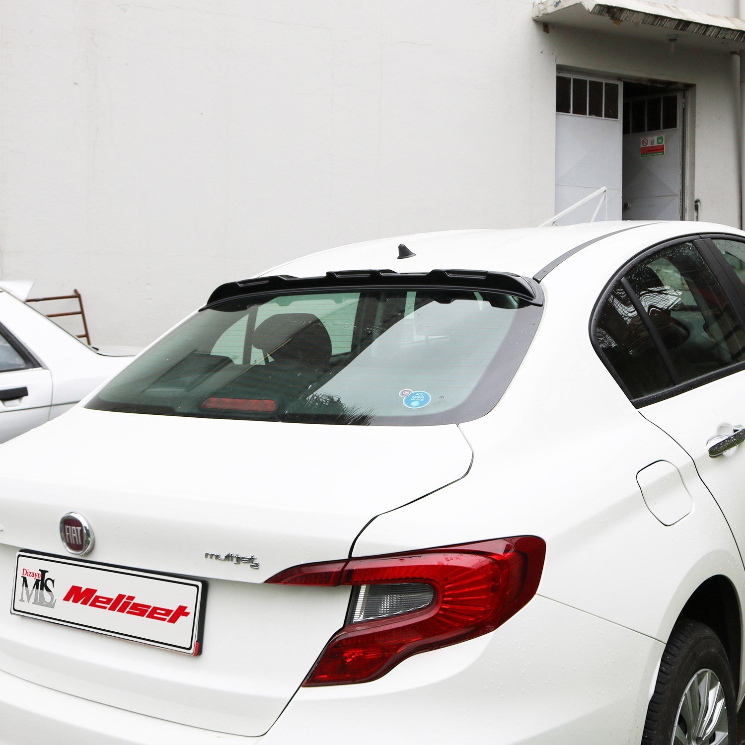 Fiat Egea Arka Cam Üstü Spoiler 2015 Yılı ve Sonrasına Uyumludur