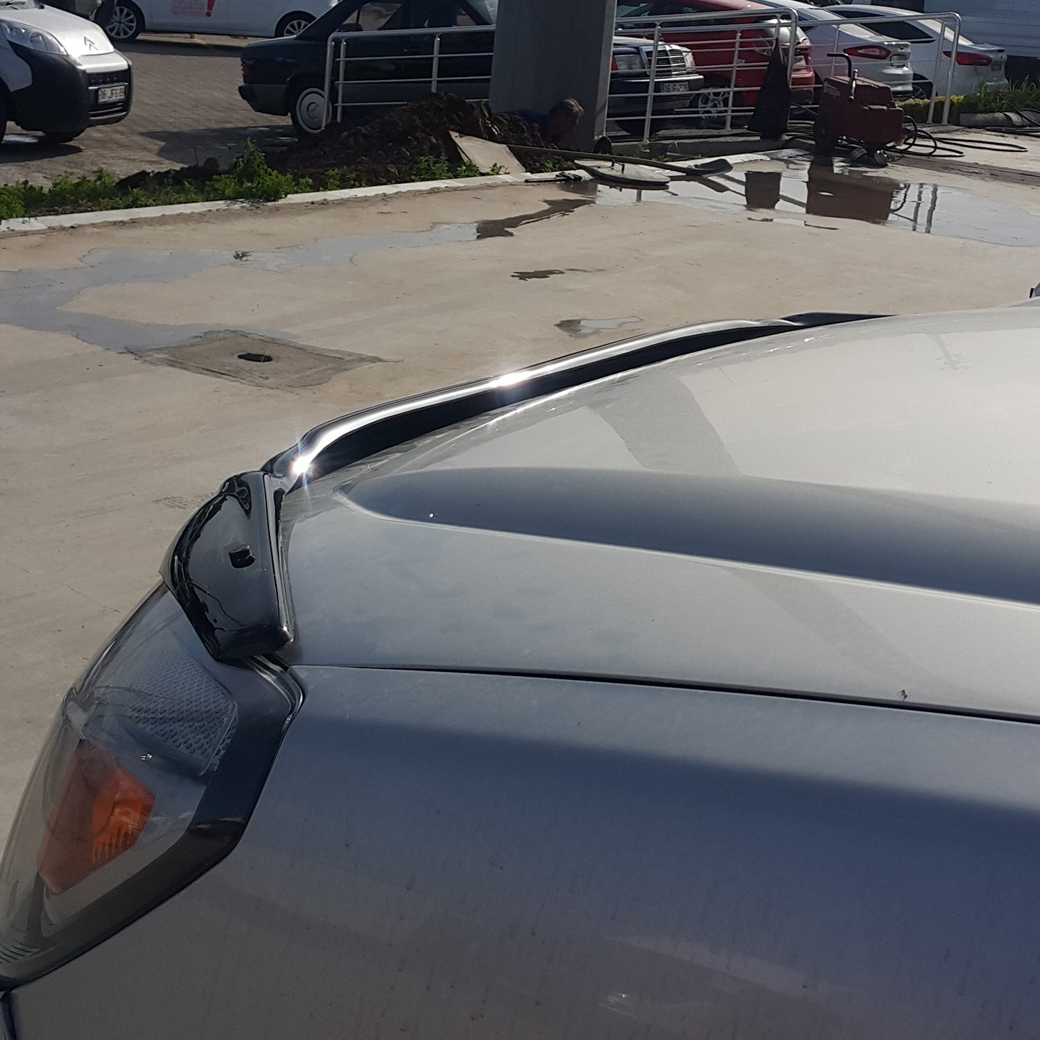 Ford Ranger Ön Kaput Rüzgarlığı 2009-2011 Yılı ve Arasına Uyumludur
