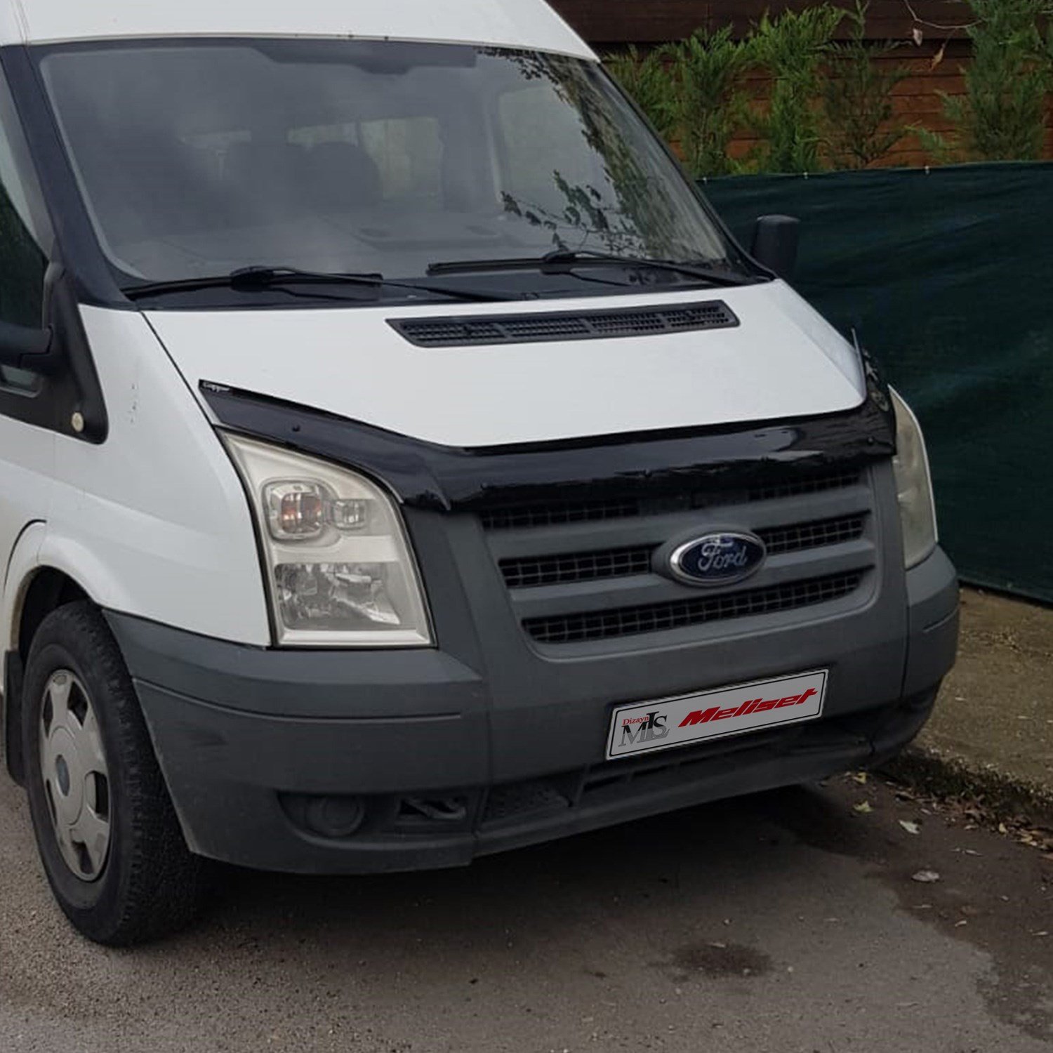 Ford Transit Ön Kaput Rüzgarlığı 2006-2013 Yılı ve Arasına Uyumludur