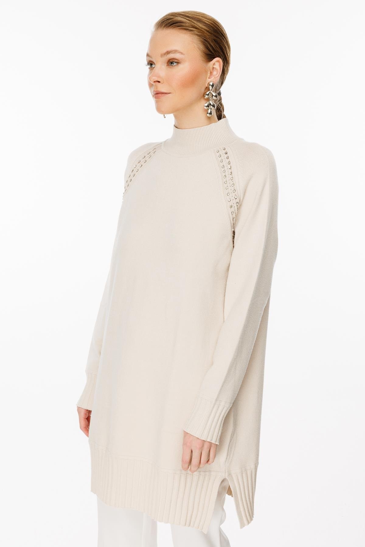 GHİSA YAKASI TAŞLI TRİKO TUNİK