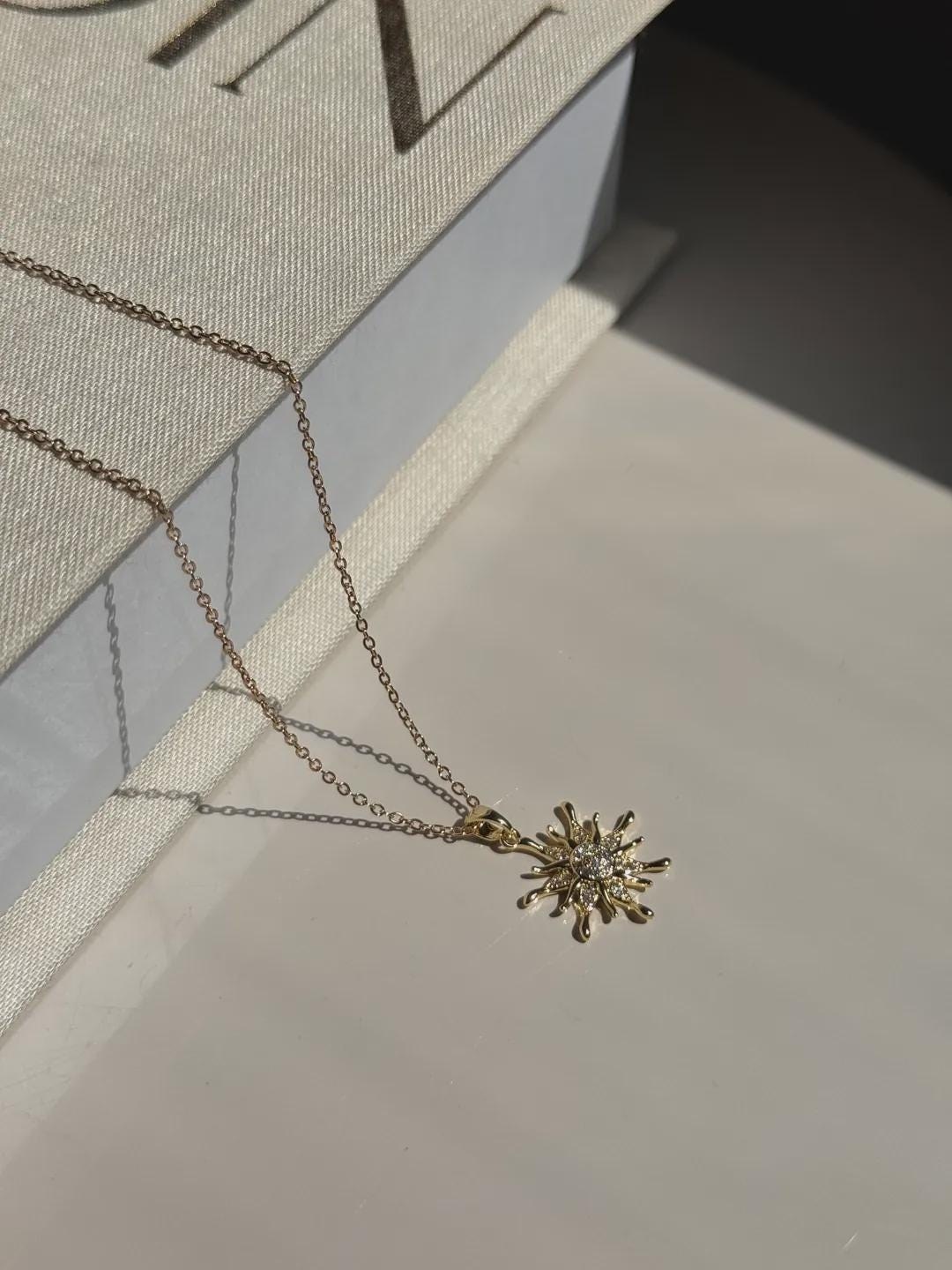 Gold Sun Pendant Necklace for Women – Stainless Steel, Minimalist Celestial Jewelry, Dainty Gold-Plated Gift for Her