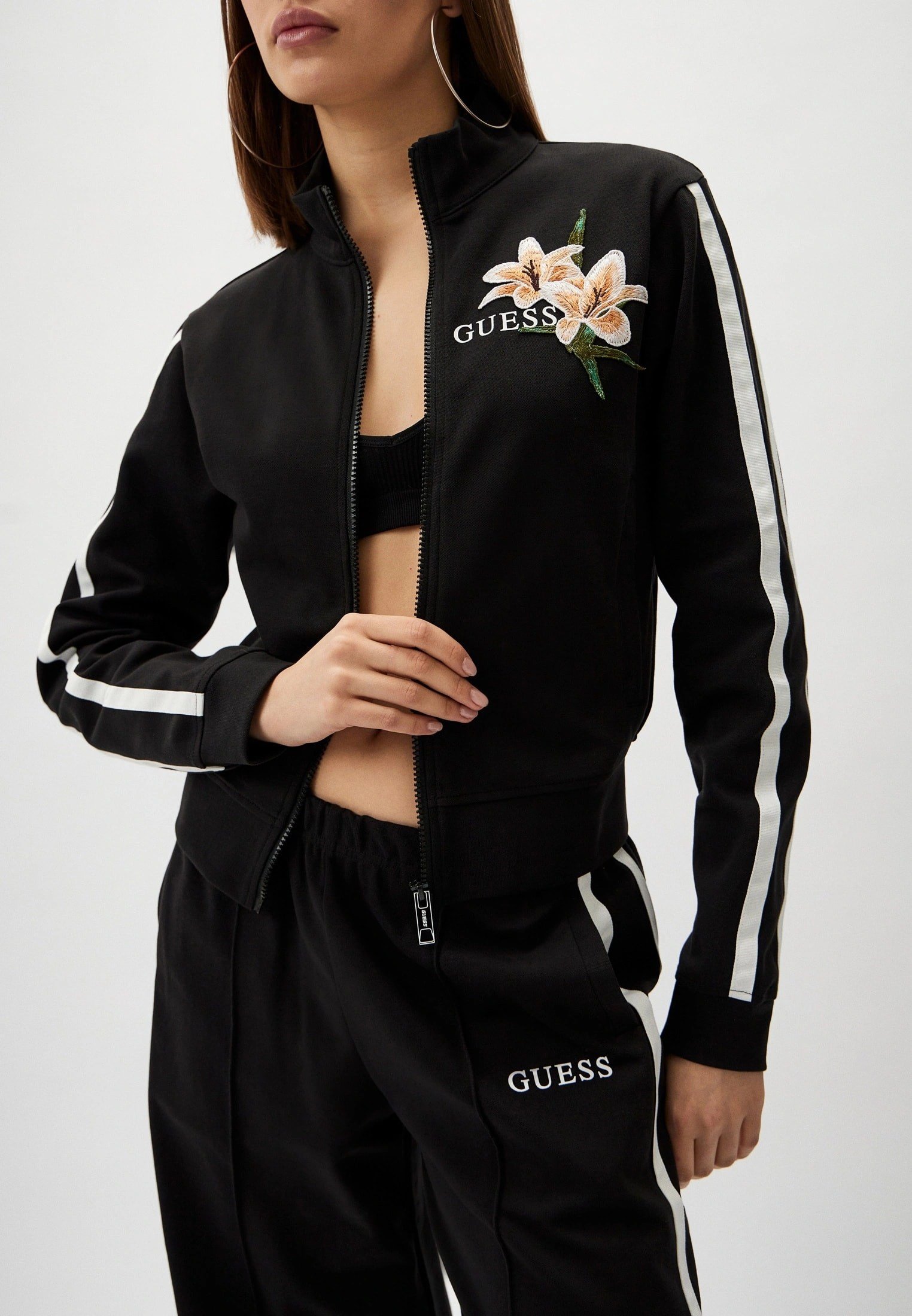 GUESS ÇİÇEK DESENLİ NAKIŞ İŞLEMELİ SWEATSHİRT