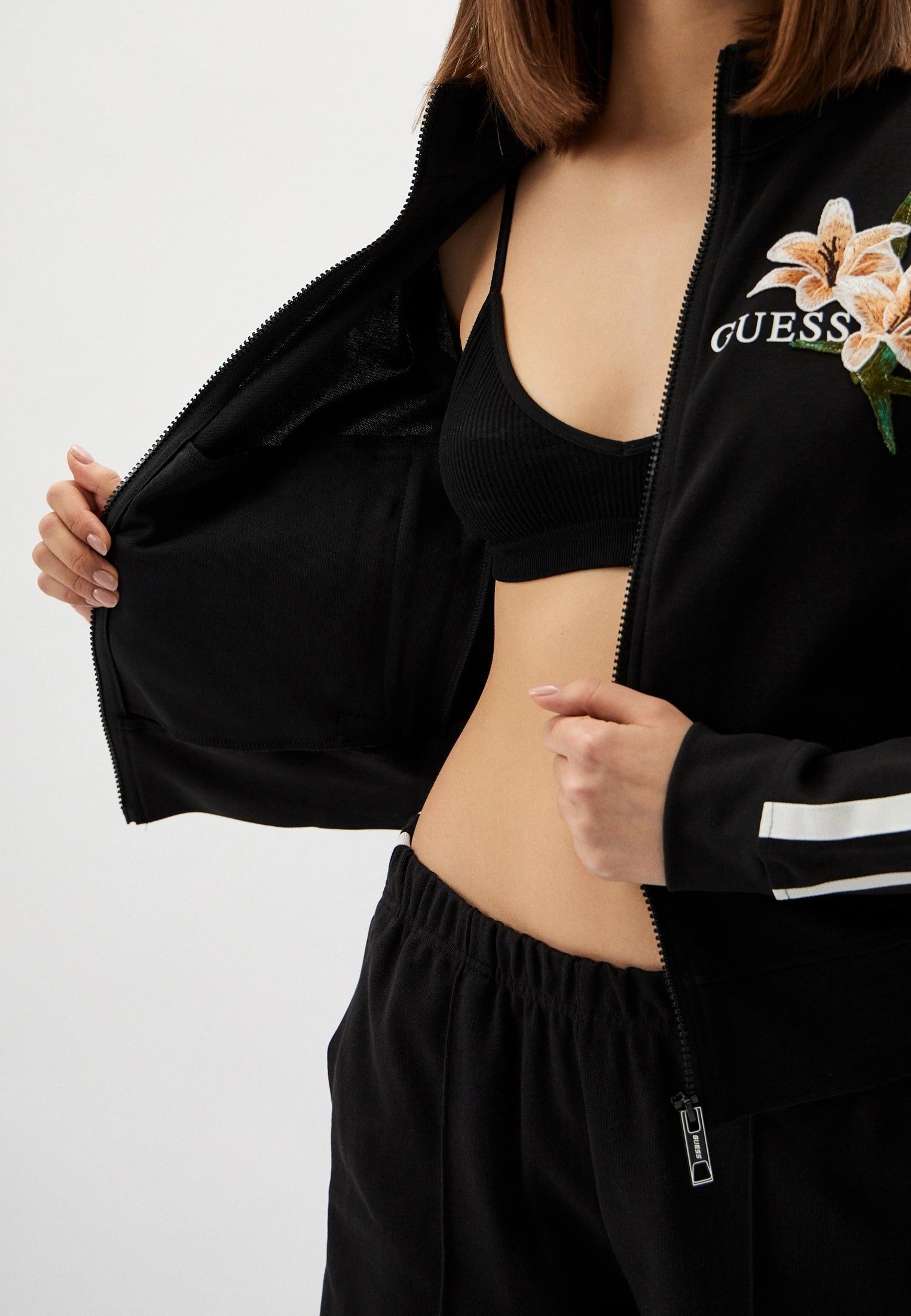 GUESS ÇİÇEK DESENLİ NAKIŞ İŞLEMELİ SWEATSHİRT