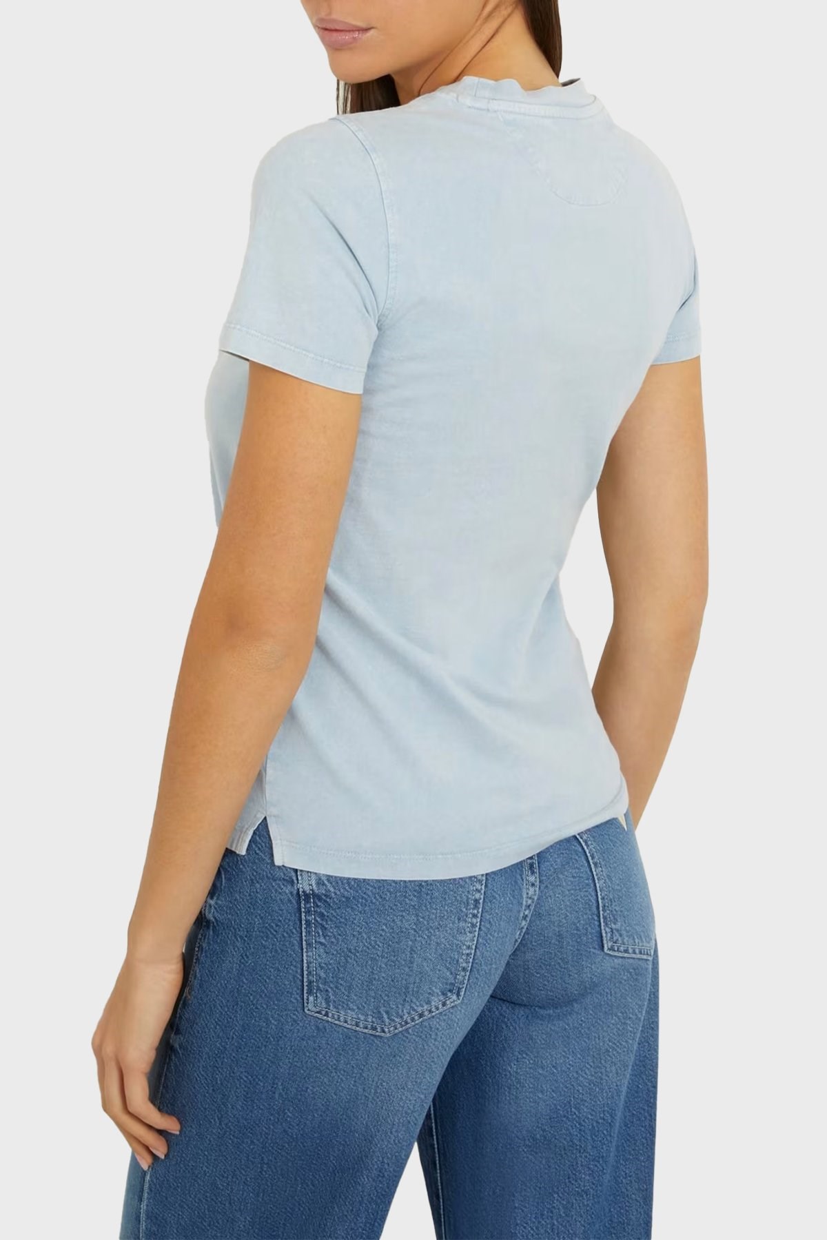 GUESS Önde logolu t-shirt