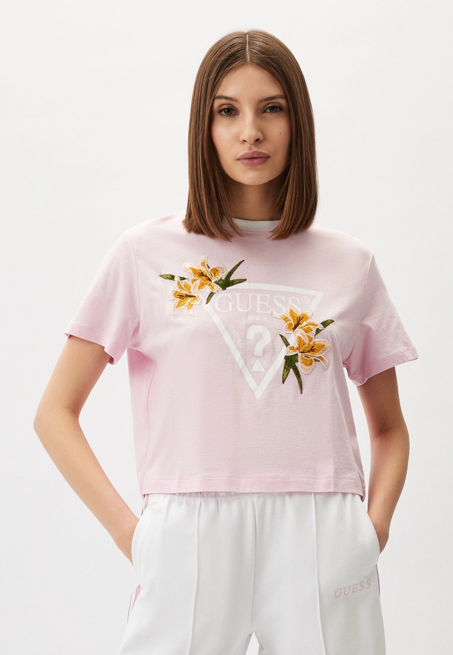 GUESS ÖNÜ ÇİÇEKLİ AMBLEM TSİHRT