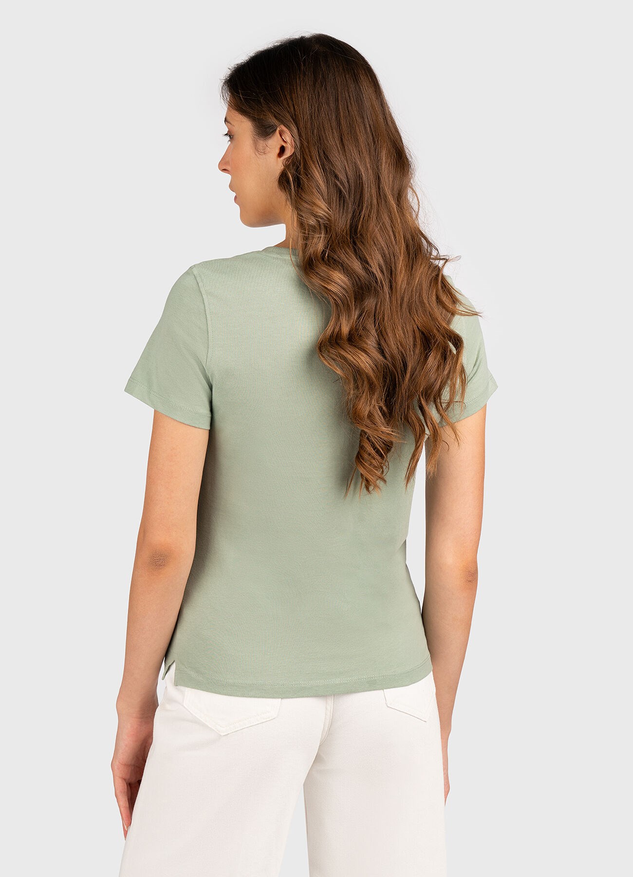 GUESS Sequins Biiklet Yaka önü pul amblem Tshirt