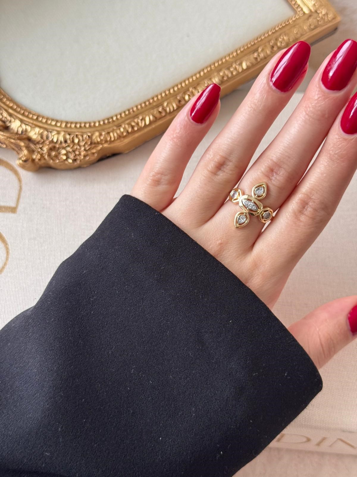 Işıltılı petals gold yüzük