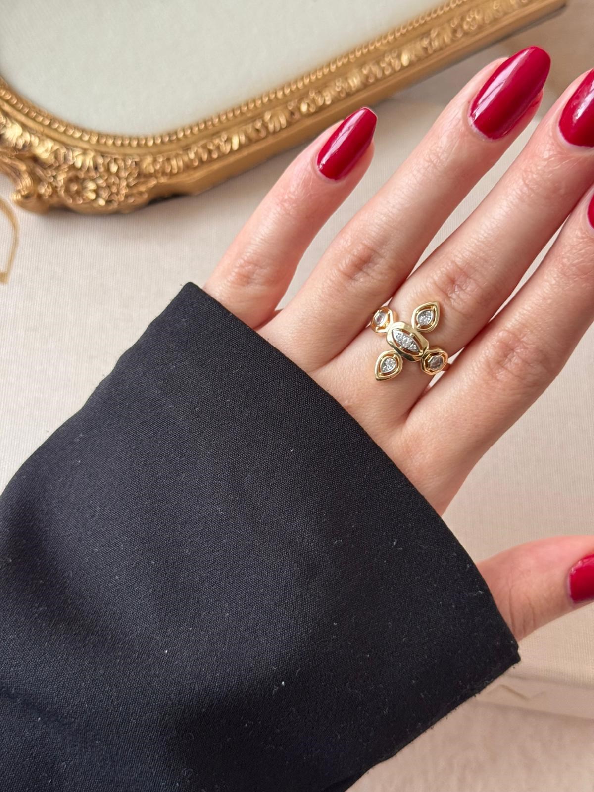 Işıltılı petals gold yüzük
