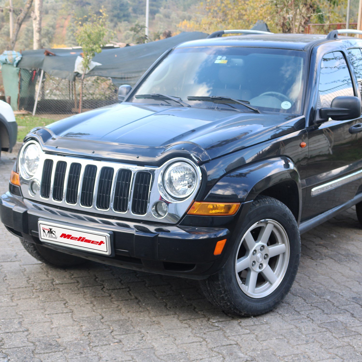 Jeep Cherokee Ön Kaput Rüzgarlığı 2002-2008 Yılı Arasına Uyumludur