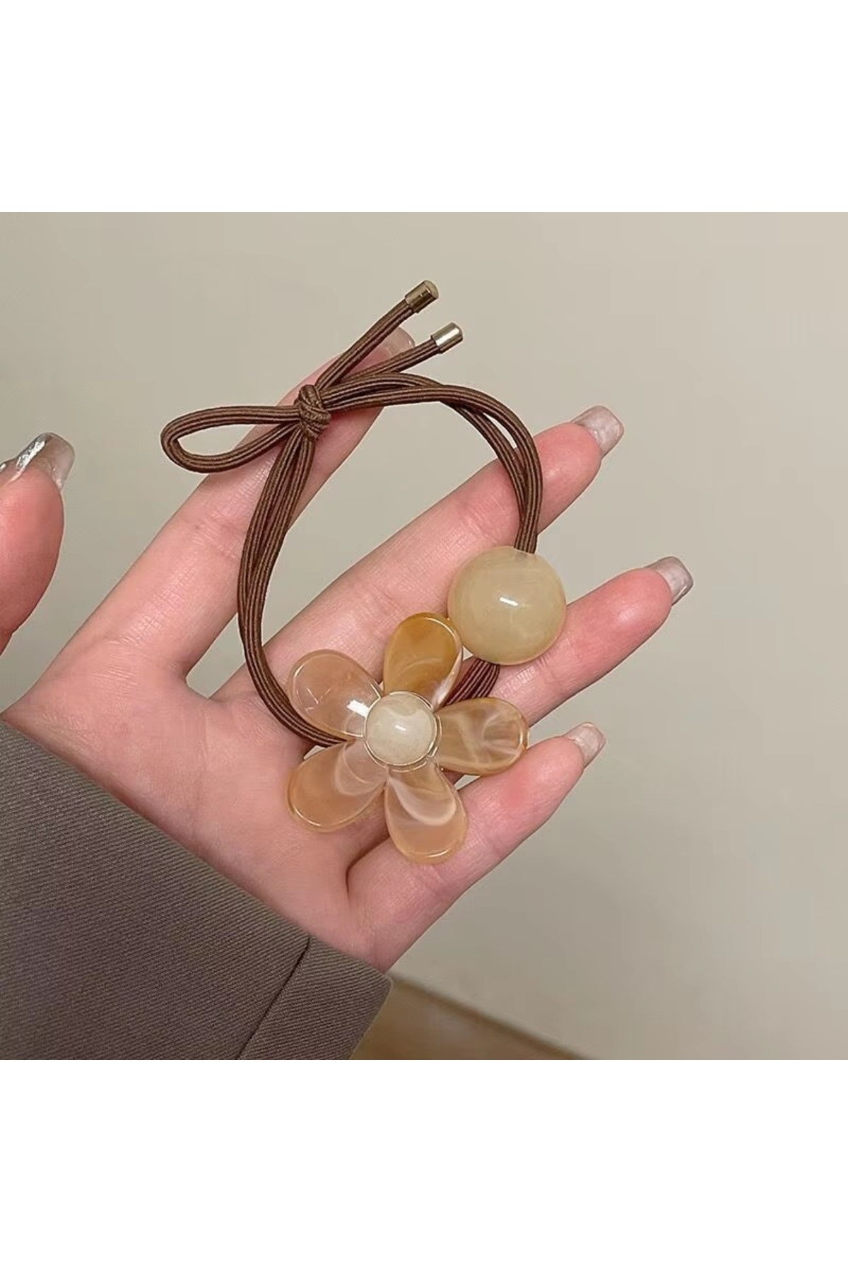Kadın  Akrilik At Kuyruğu Çiçek Figürlü Lastikli Toka