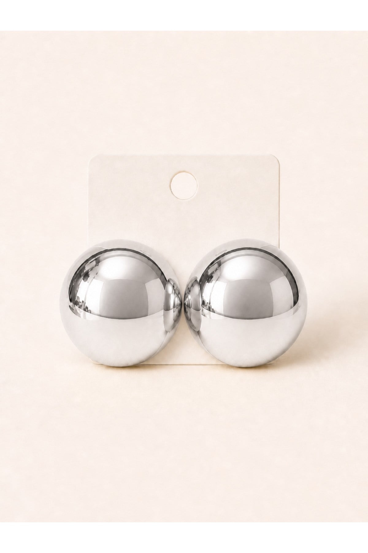 Kadın Bombeli Yuvarlak Küpe 4 Cm Parlak Metal Şık Modern Küpe