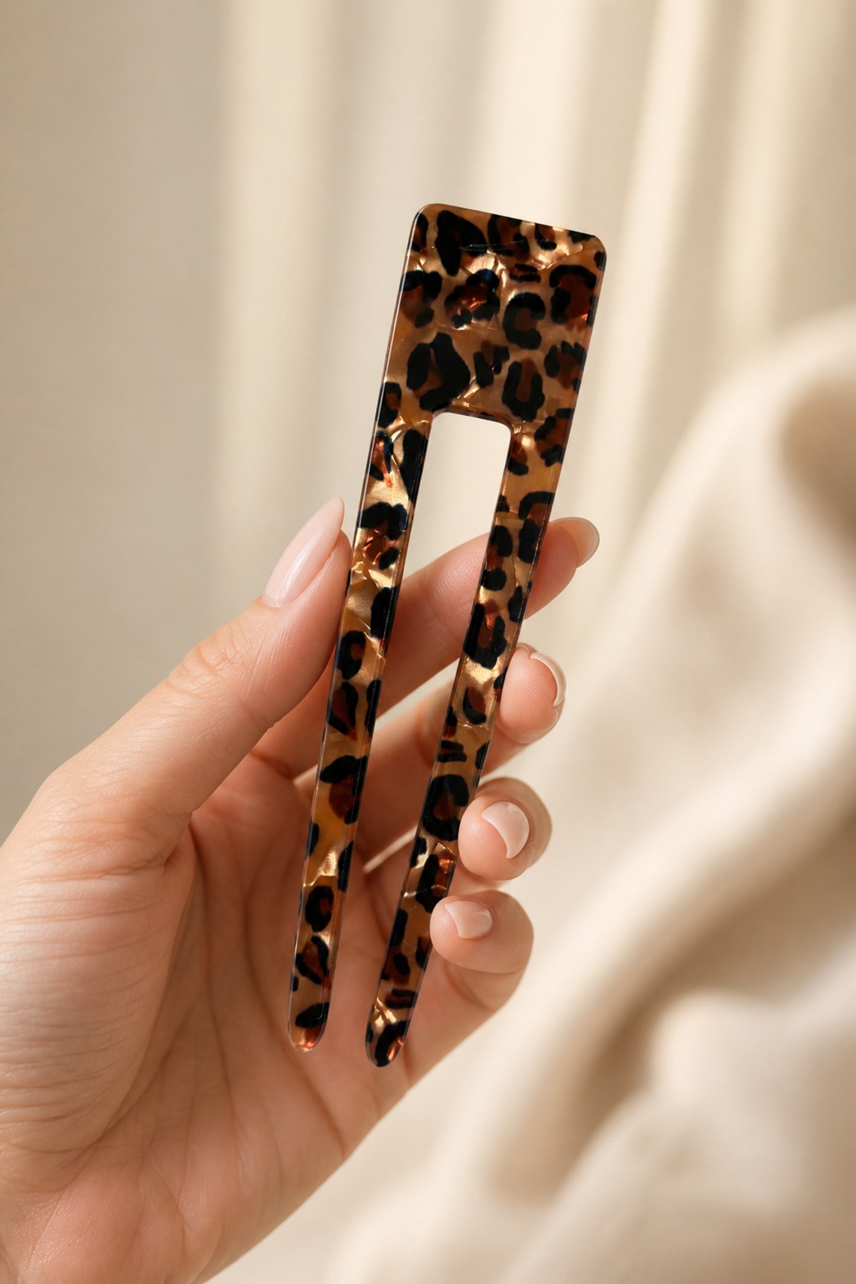 Leopar Desenli Topuz Tokası 12 cm İki Dişli Kemik Saç Toplama Tokası