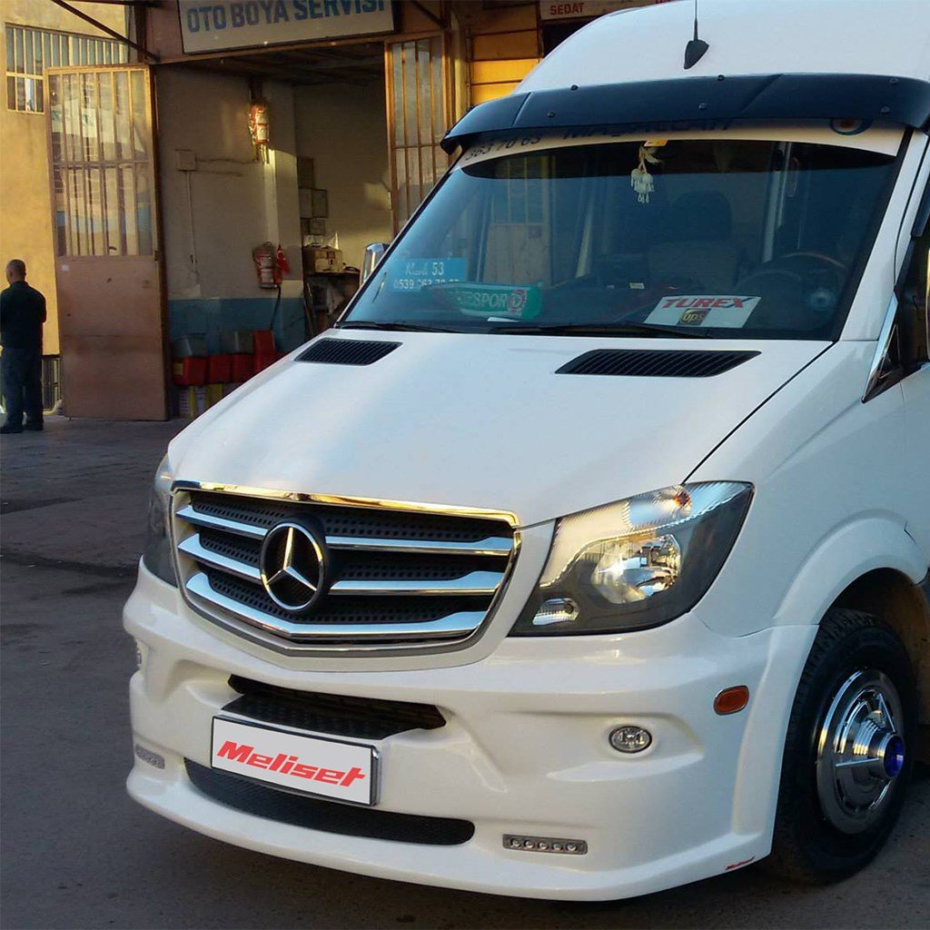 Mercedes Sprinter W906 Facelift Sissiz ledli Ön Tampon Geçme 2014-2018 Yılı ve Arasına Uyumludur
