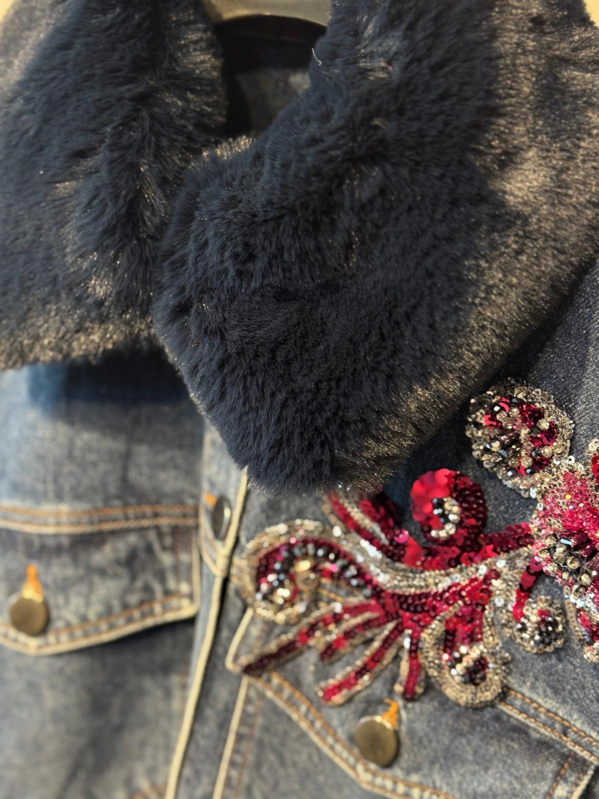 MİSSEMRAMİSS Kürk İşlemeli Boncuk Detaylı Denim Kot Ceket