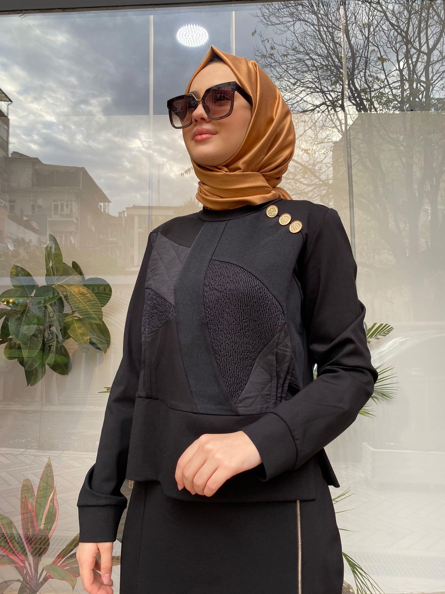 MİSSWHENCE 34044 ÇELİK ÖRME OMZU GOLD DÜĞMELİ KISA BLUZ