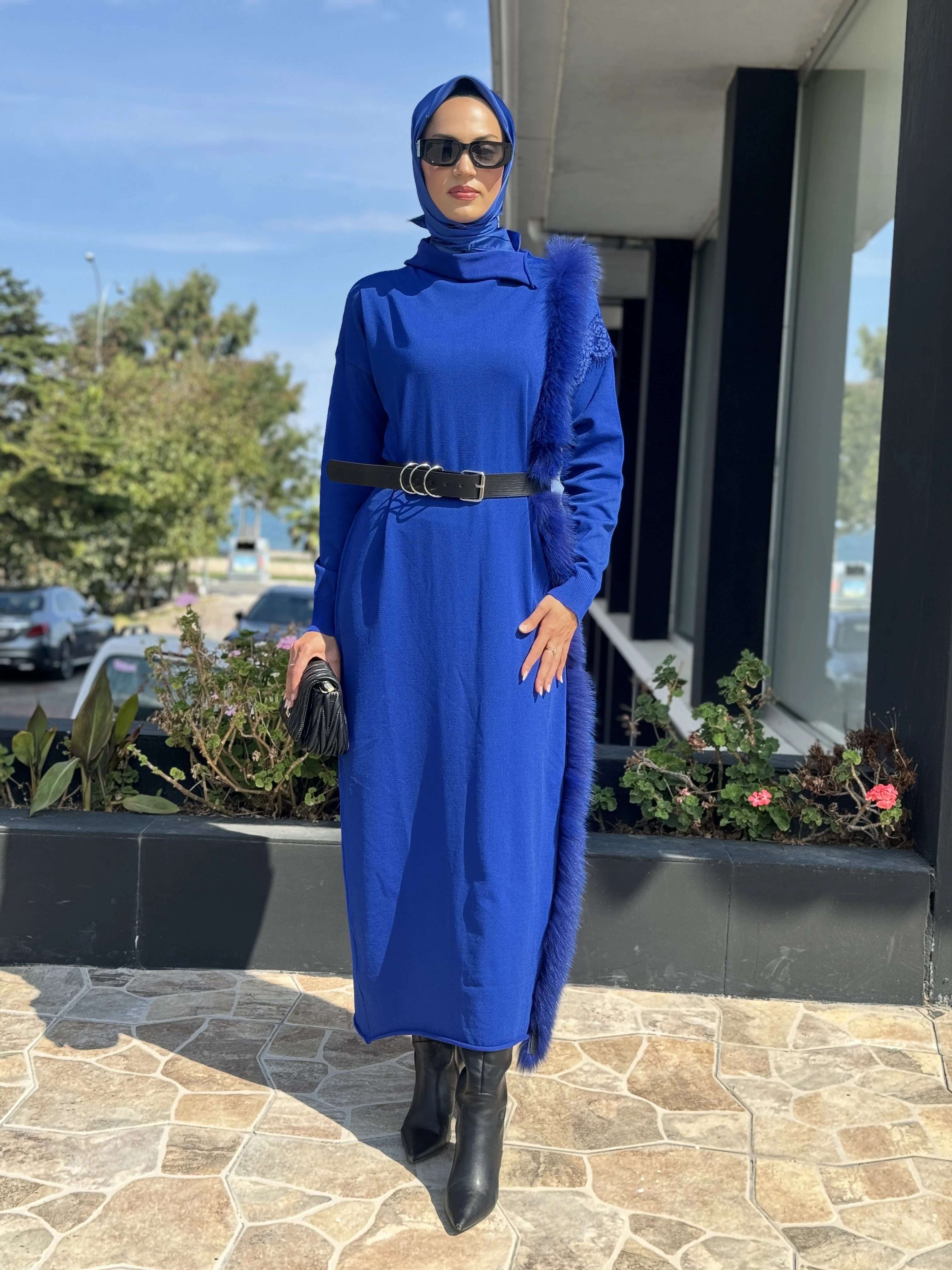 MİSSWHENCE 36805 TRİKO KÜRKLÜ DERİ KEMER DETAYLI ELBİSE