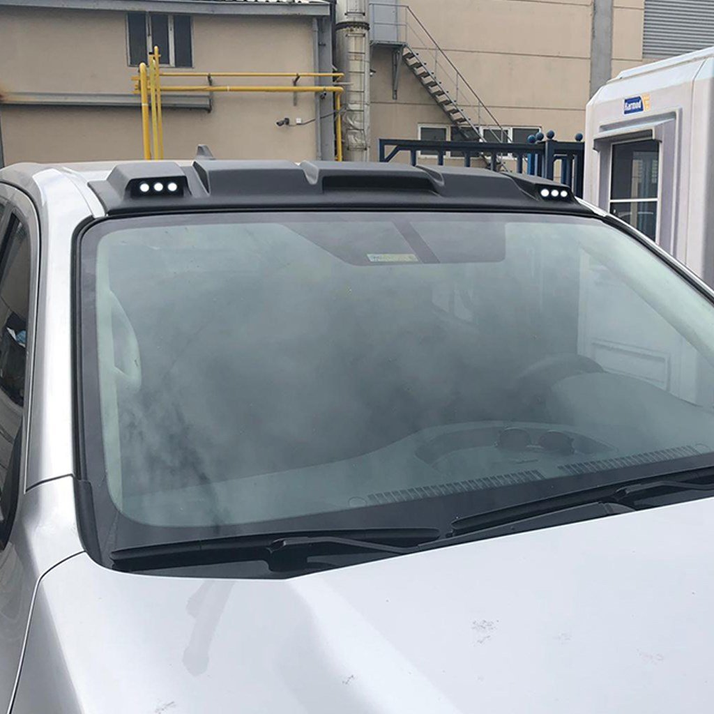 Nissan Navara Portbagajsız Araçalara Ön Cam Üstü Ledli Moonvisor 2016 Yılı ve Sonrasına Uyumludur
