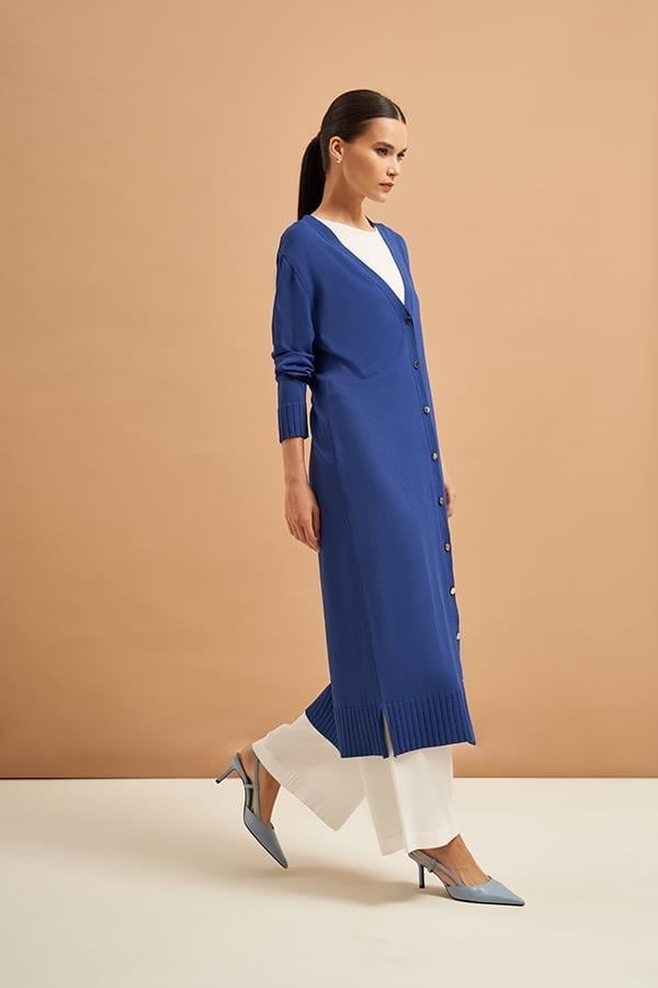 NUSS DÜĞME DETAYLI V YAKA UZUN HIRKA