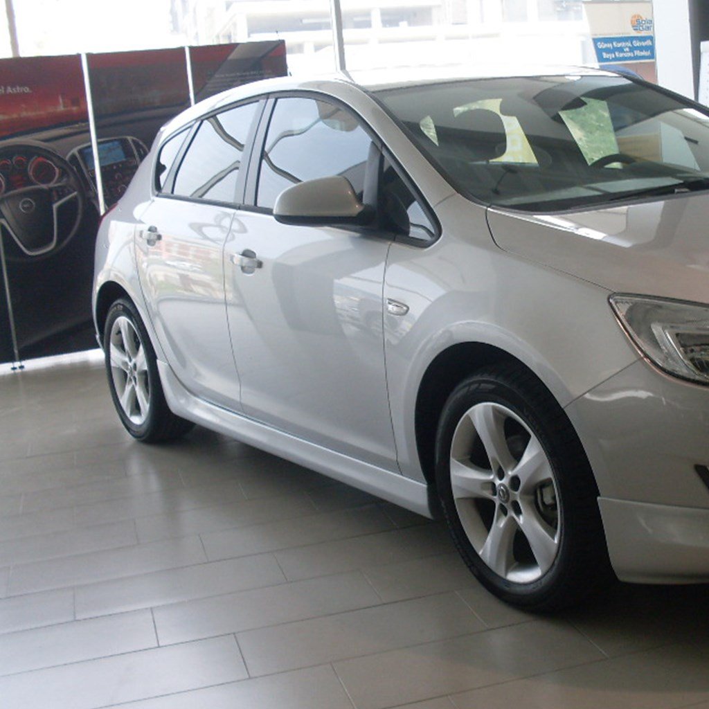 Opel Astra J HB Yan Marşpiel 2010-2015 Yılı ve Arasına Uyumludur