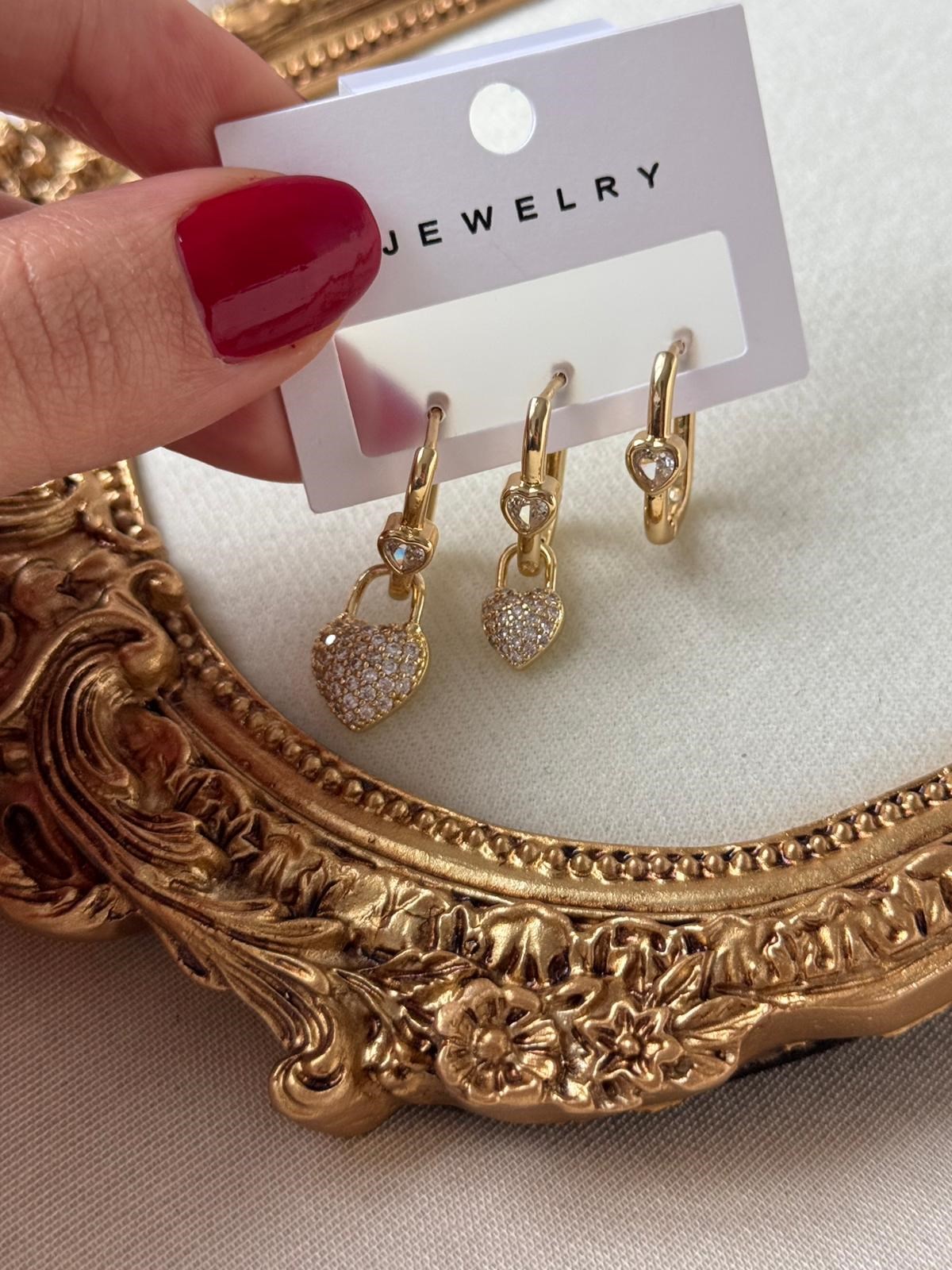Özel Seri Zirkon Taşlı Kalp 3’lü Gold Küpe Seti