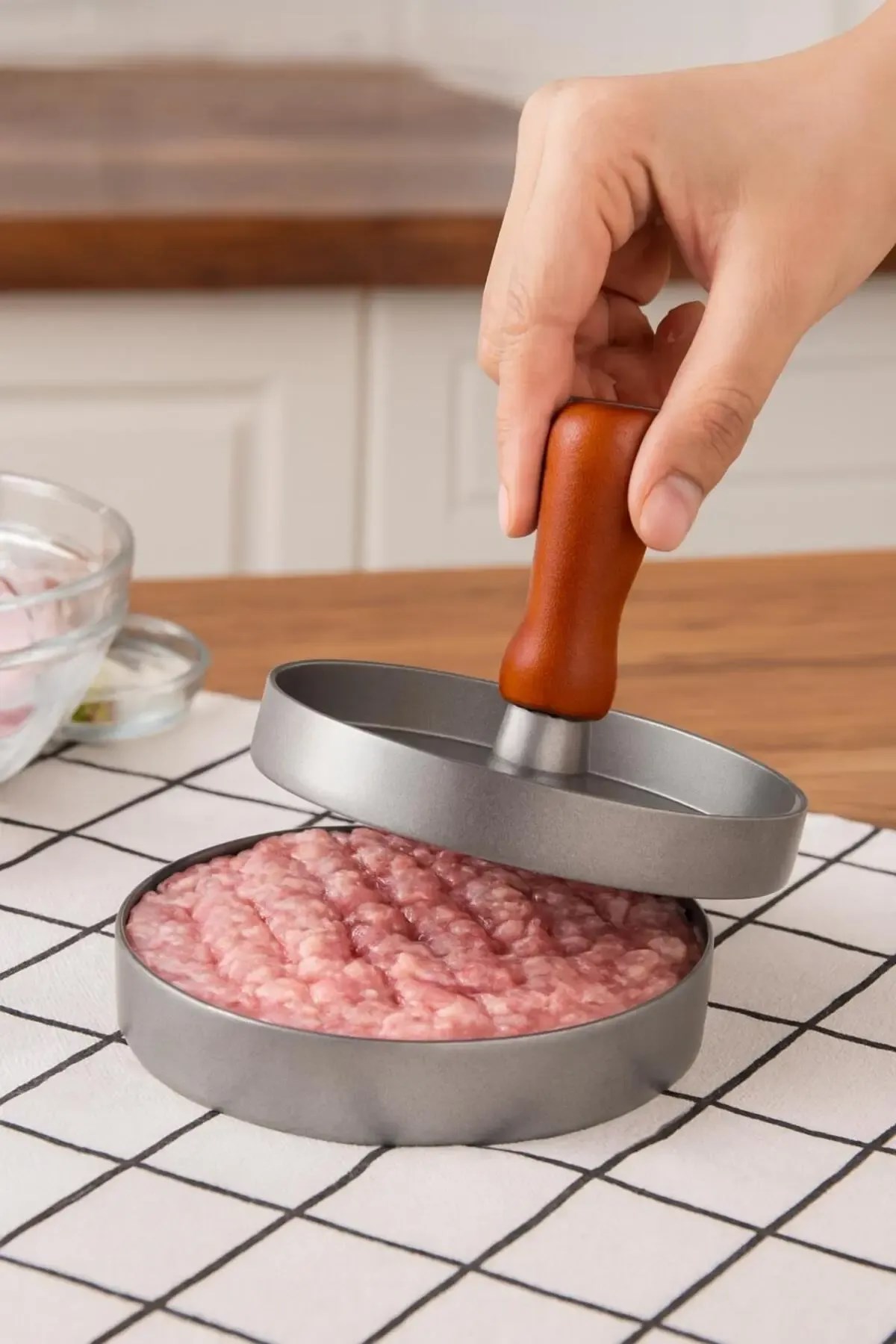 Paslanmaz Hamburger Köfte Presi – Ahşap Saplı Metal Burger Kalıbı