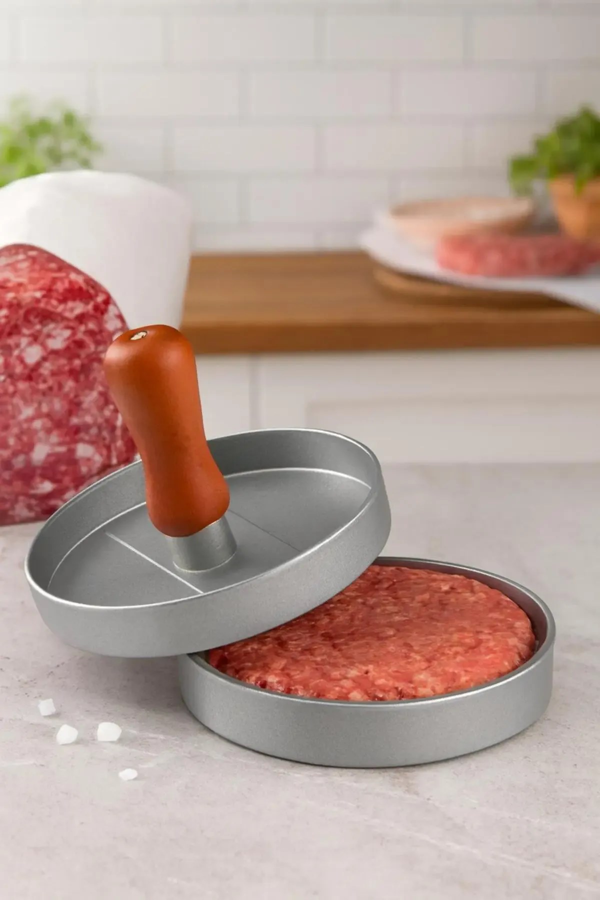 Paslanmaz Hamburger Köfte Presi – Ahşap Saplı Metal Burger Kalıbı