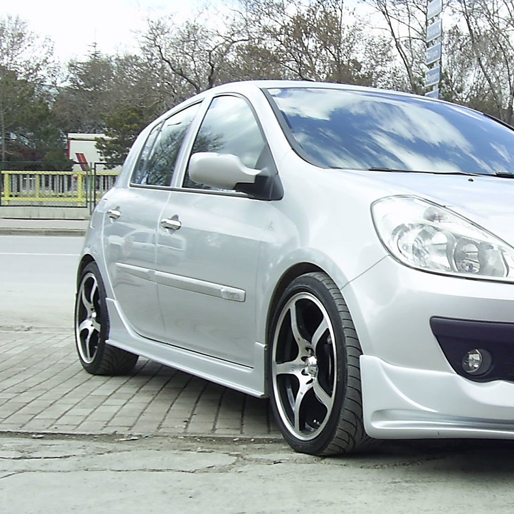 Renault Clio 3 HB Yan Marşpiel 2006-2012 Yılı ve Arasına Uyumludur