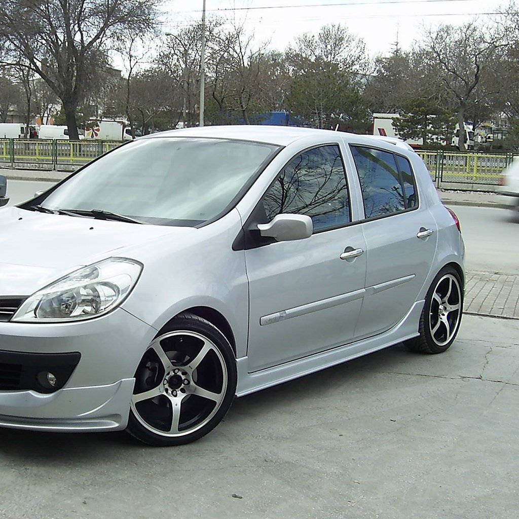Renault Clio 3 HB Yan Marşpiel 2006-2012 Yılı ve Arasına Uyumludur