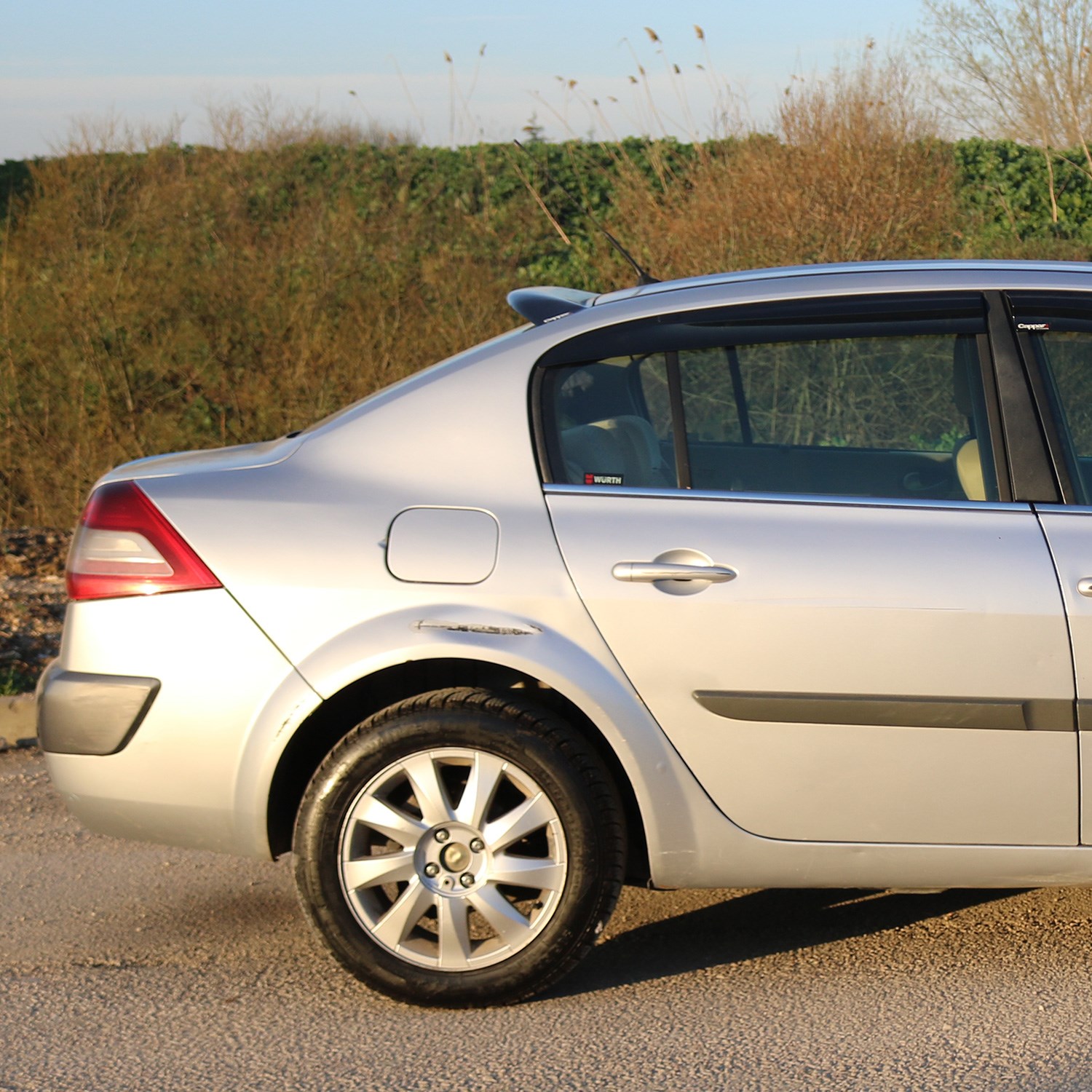 Renault Megane 2 Arka Cam Üstü Spoiler 2003-2008 Yılı ve Arasına Uyumludur