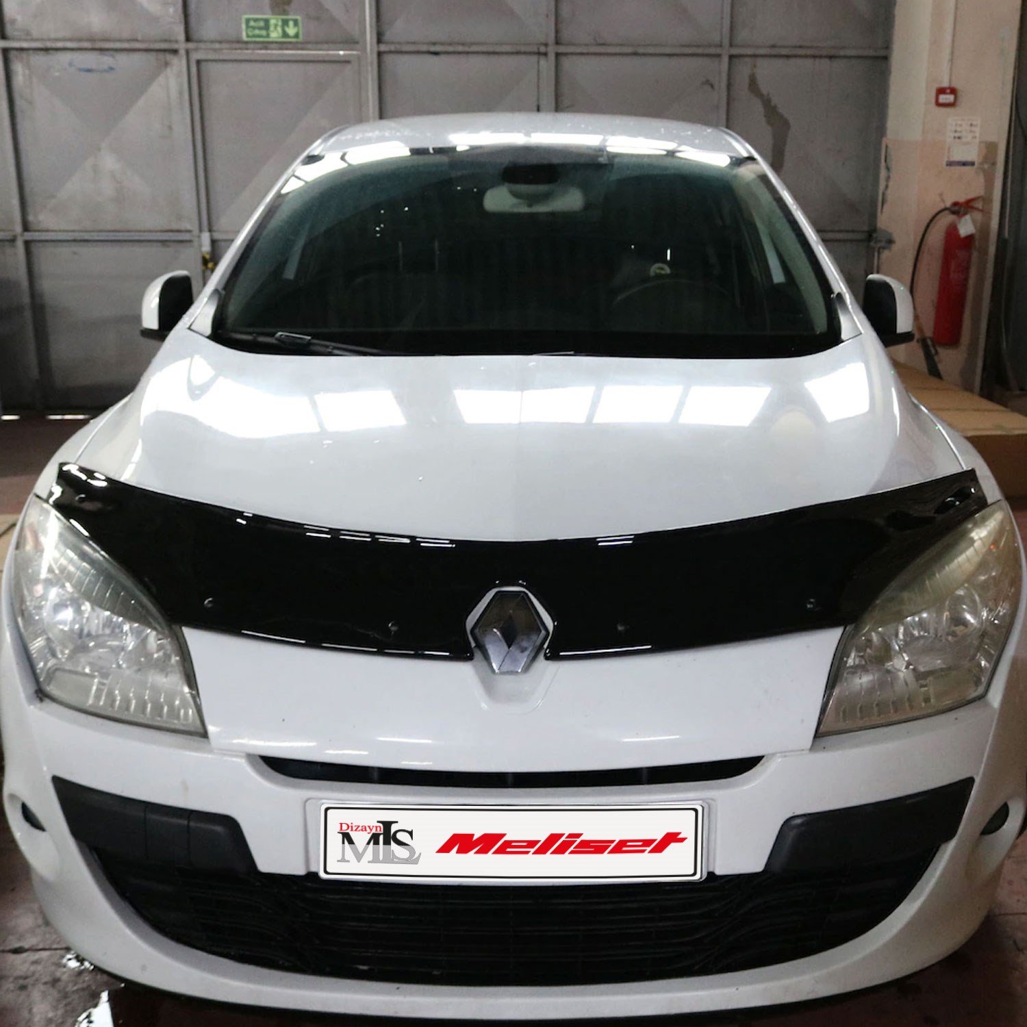 Renault Megane 3 Ön Kaput Rüzgarlığı 2009-2016 Yılı ve Arasına Uyumludur