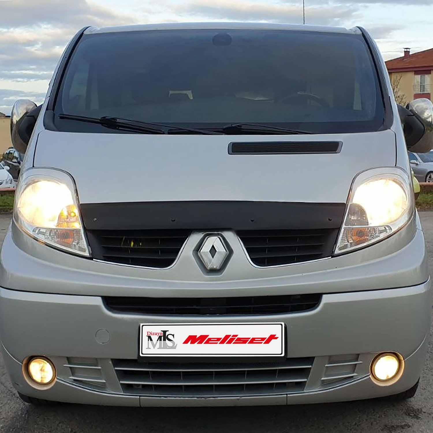Renault Trafic Ön Kaput Rüzgarlığı 2003-2014 Yılı ve Arasına Uyumludur