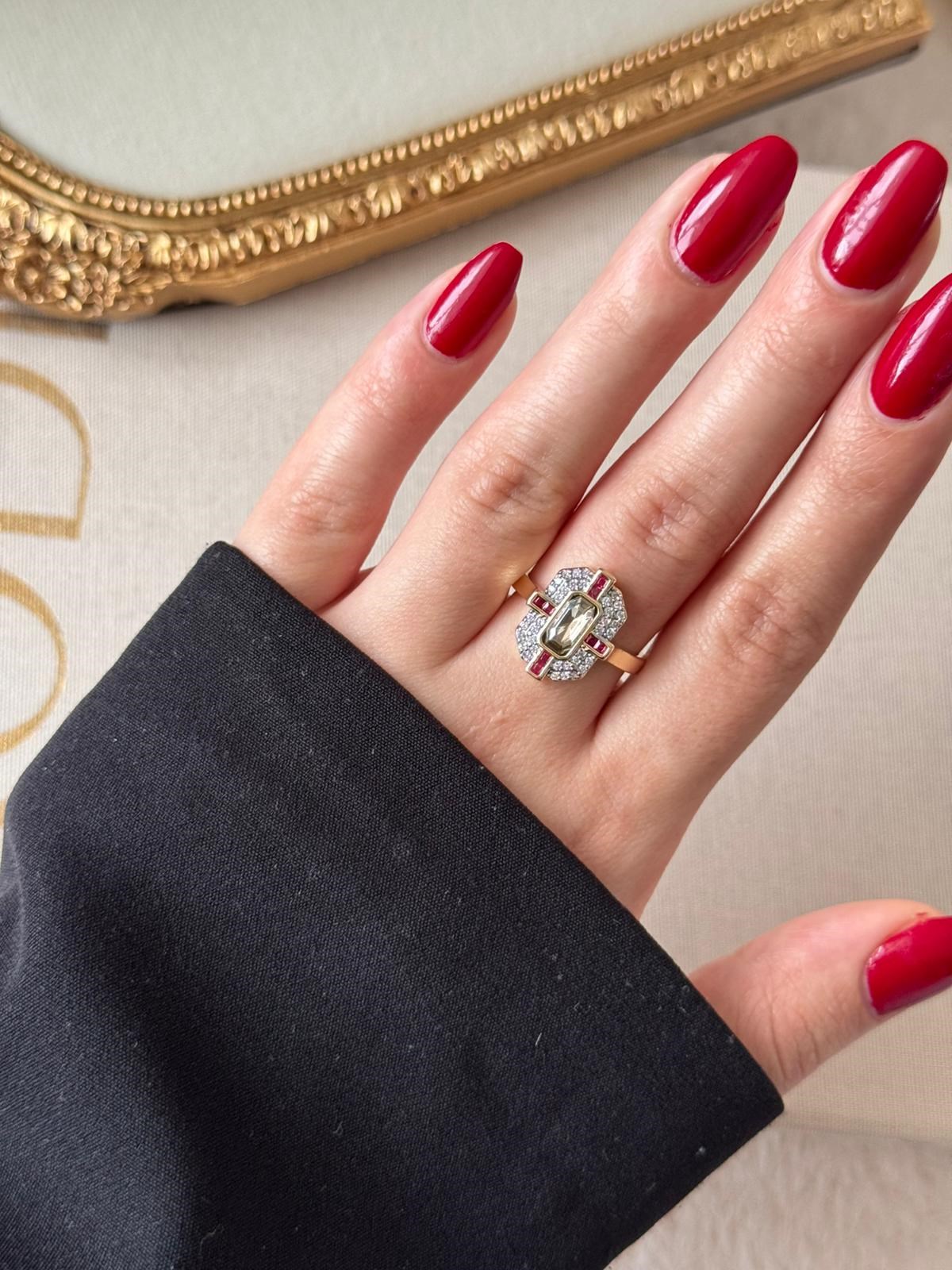 Safir Işıltı Gold Yüzük