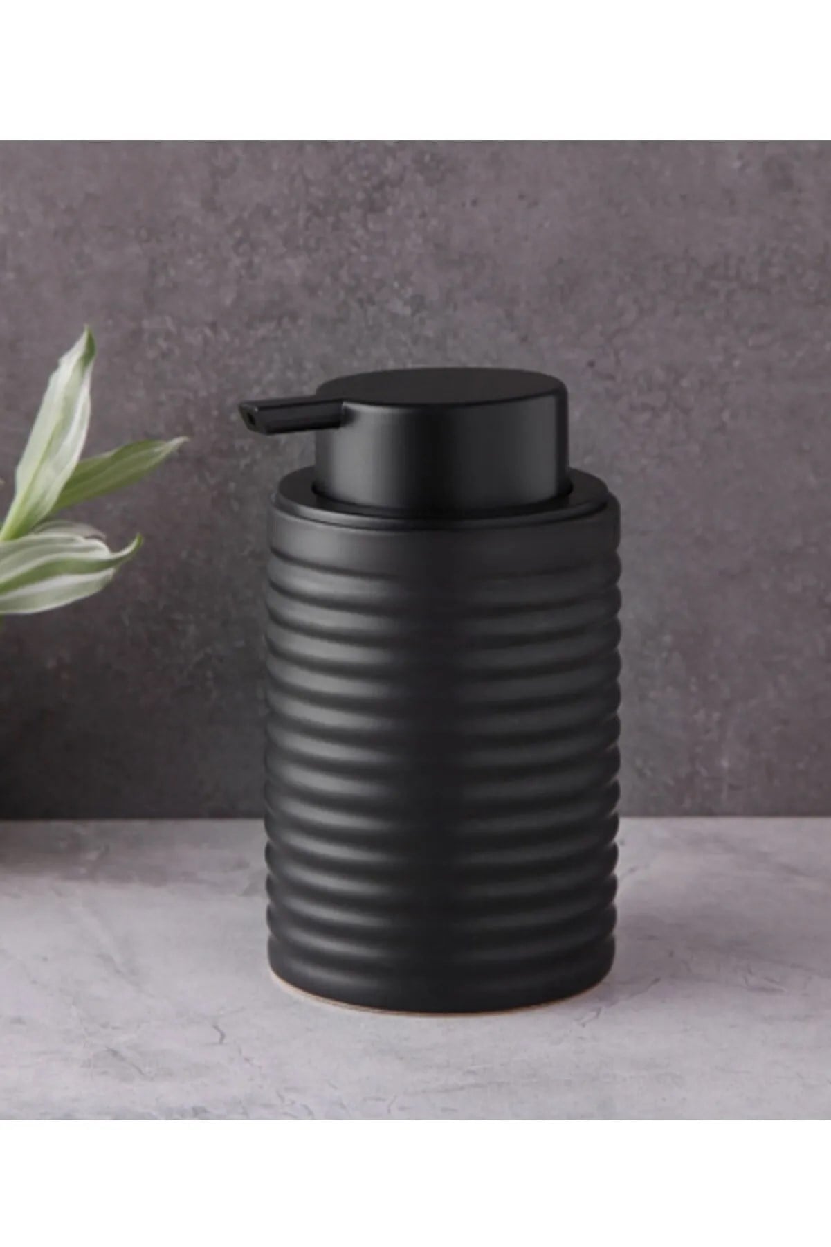 Siyah Stoneware Çizgili Sıvı Sabunluk