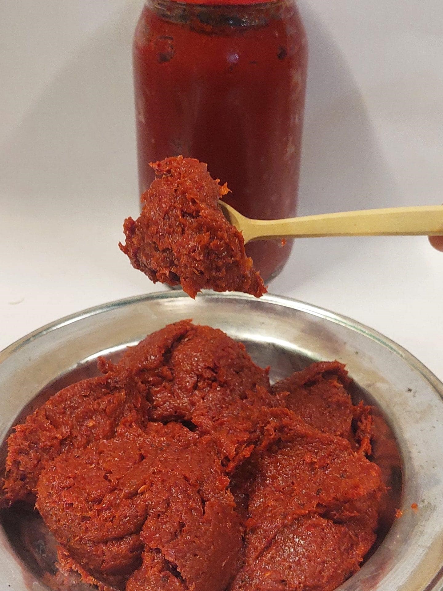 Tatlı Biber Salçası 1 Kg  Güneş Kurusu Cam Kavanoz