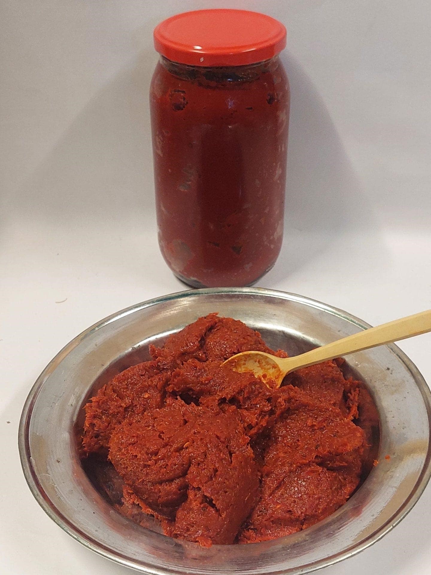 Tatlı Biber Salçası 1 Kg  Güneş Kurusu Cam Kavanoz