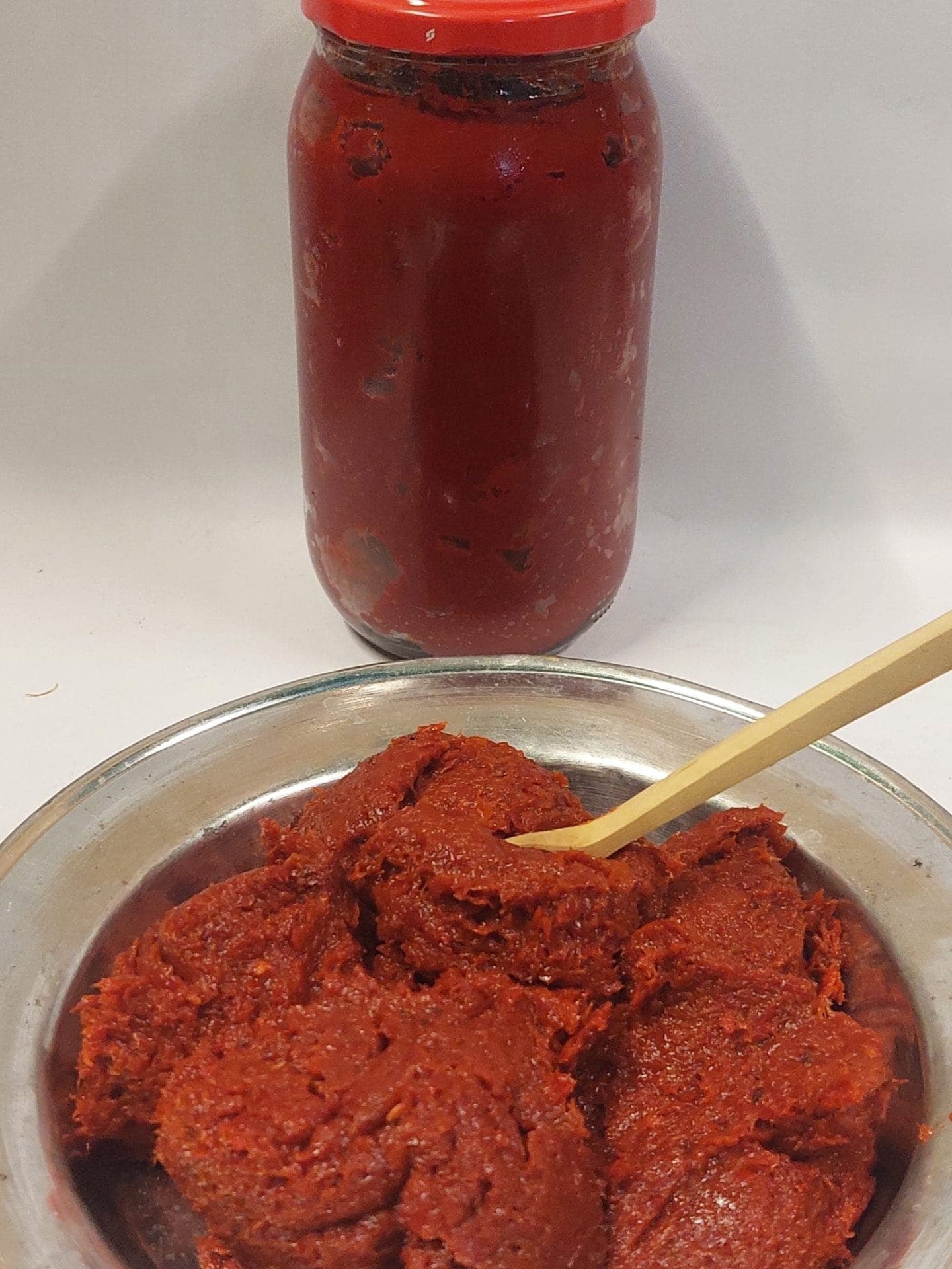 Tatlı Biber Salçası 1 Kg  Güneş Kurusu Cam Kavanoz