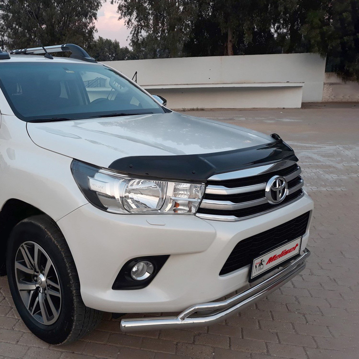Toyota Hilux Ön Kaput Rüzgarlığı 2015-2020 Yılı ve Arasına Uyumludur