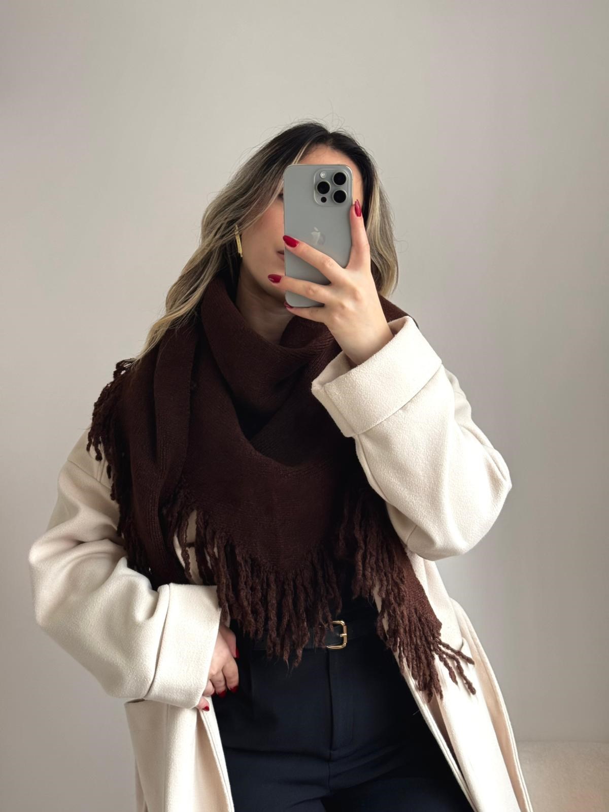 Üçgen Püsküllü Triko Şal Kahverengi