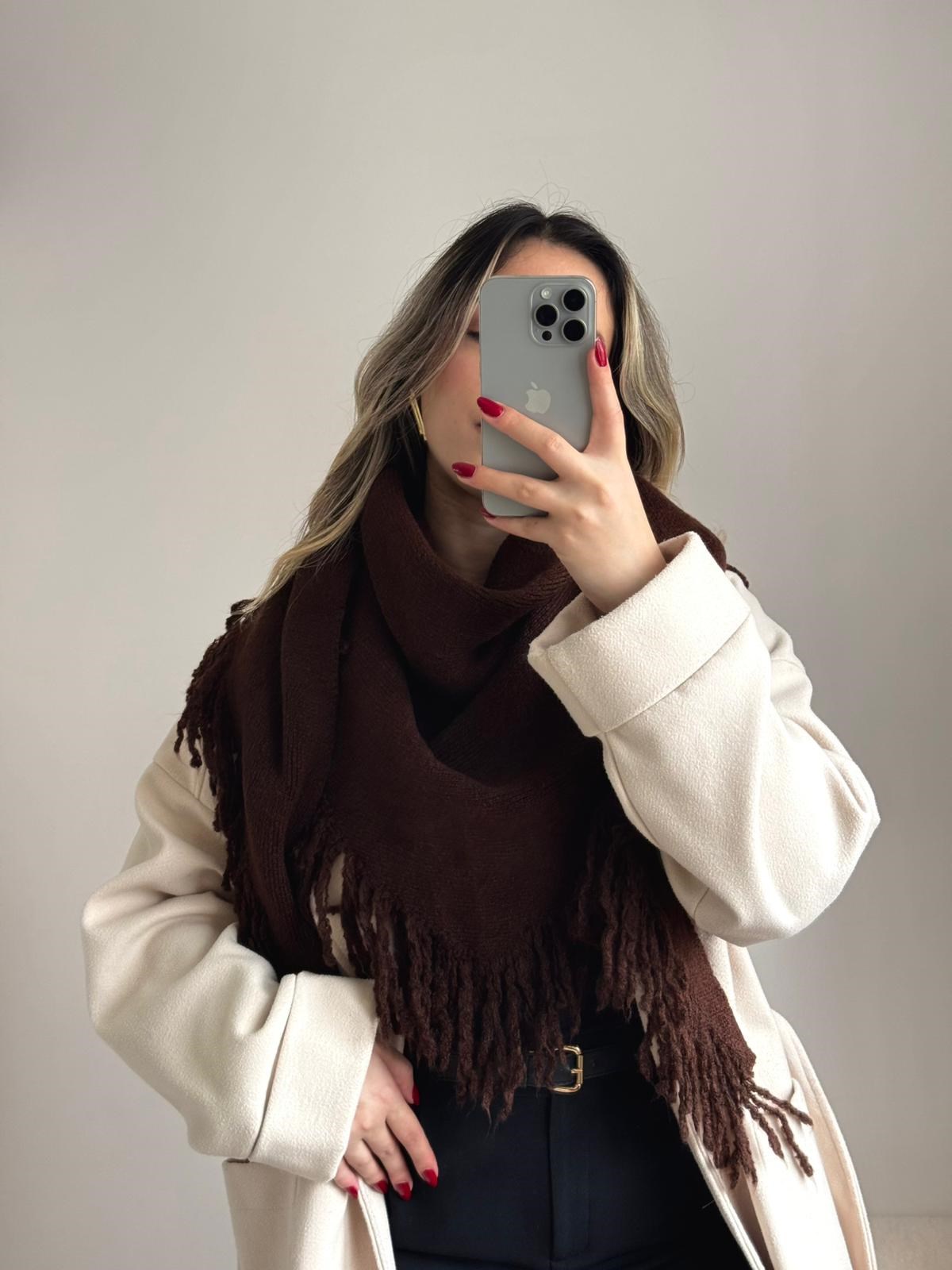 Üçgen Püsküllü Triko Şal Kahverengi