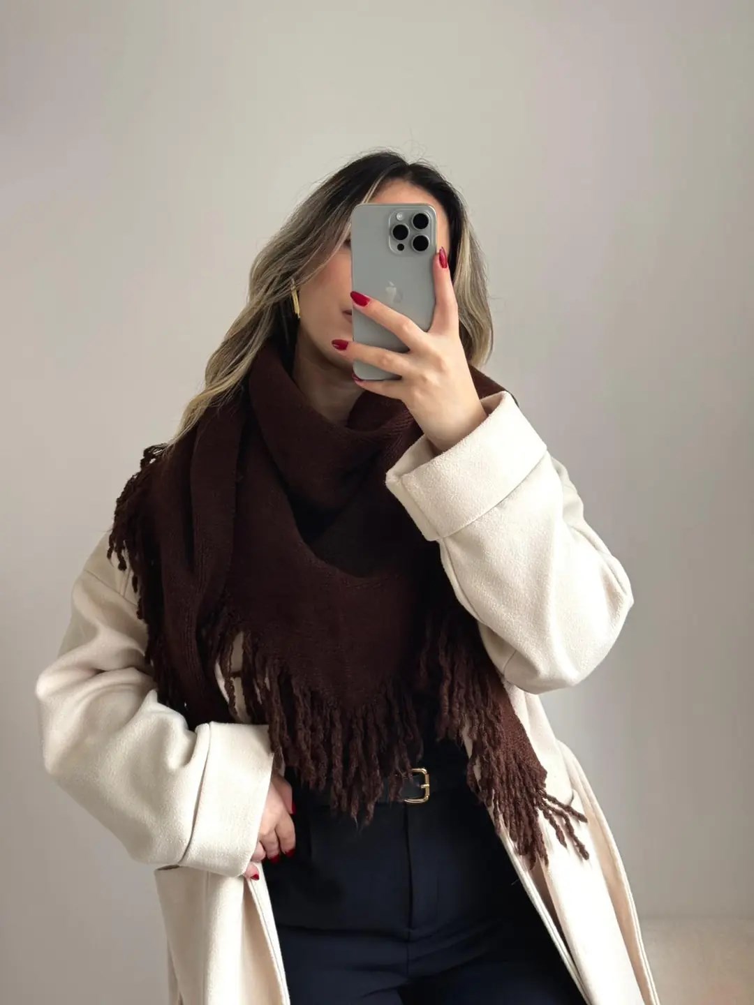 Üçgen Püsküllü Triko Şal Siyah