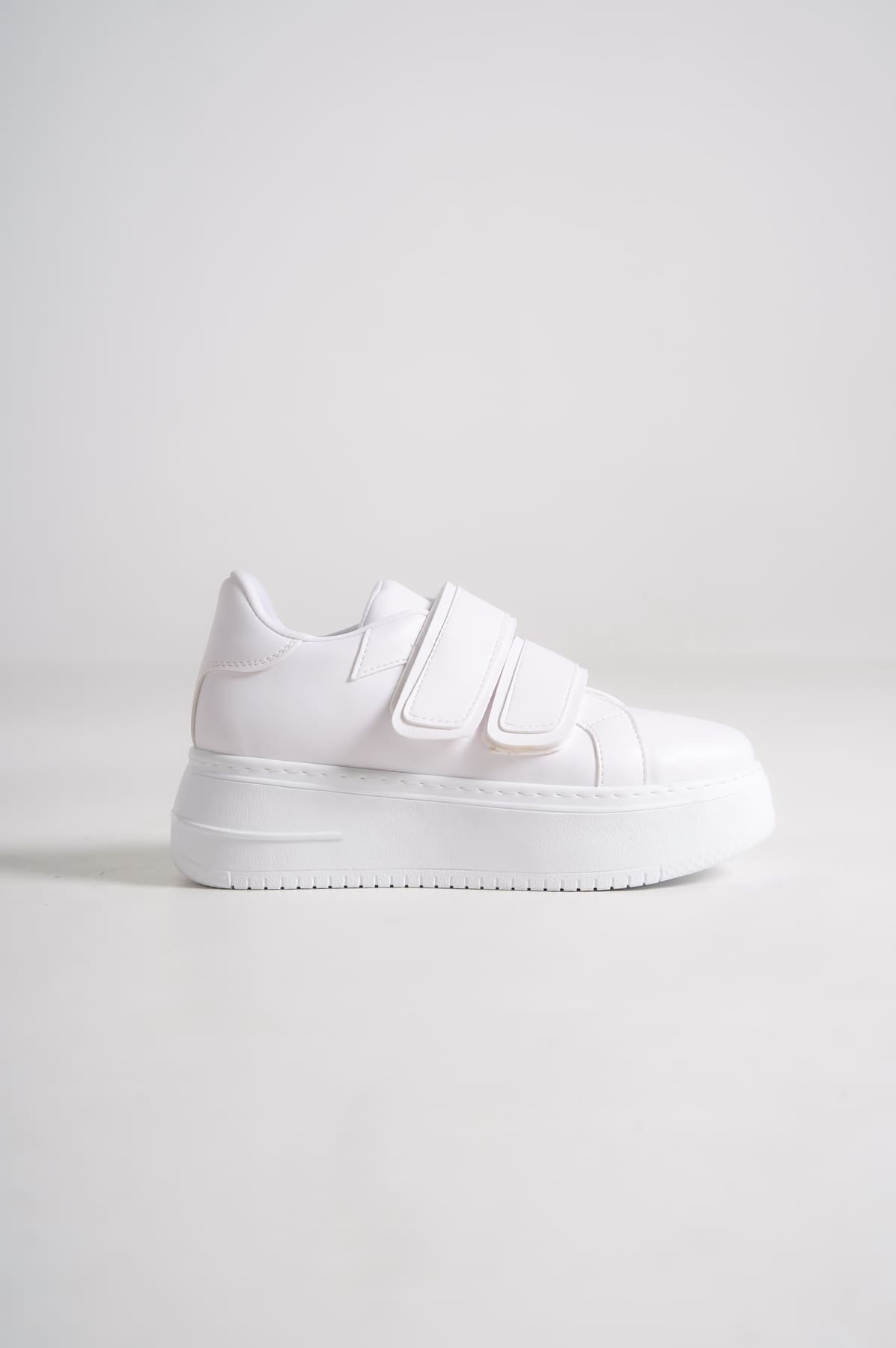 VALENCIA Bağcıksız Cırt Cırtlı Ortopedik Taban Kadın Sneaker Spor Ayakkabı CBT - Beyaz