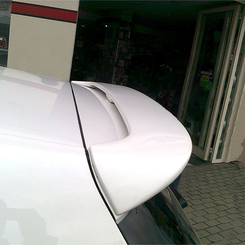 Volkswagen Golf 6 Cam Üstü Spoiler 2009-2012 Yılı ve Arasına Uyumludur