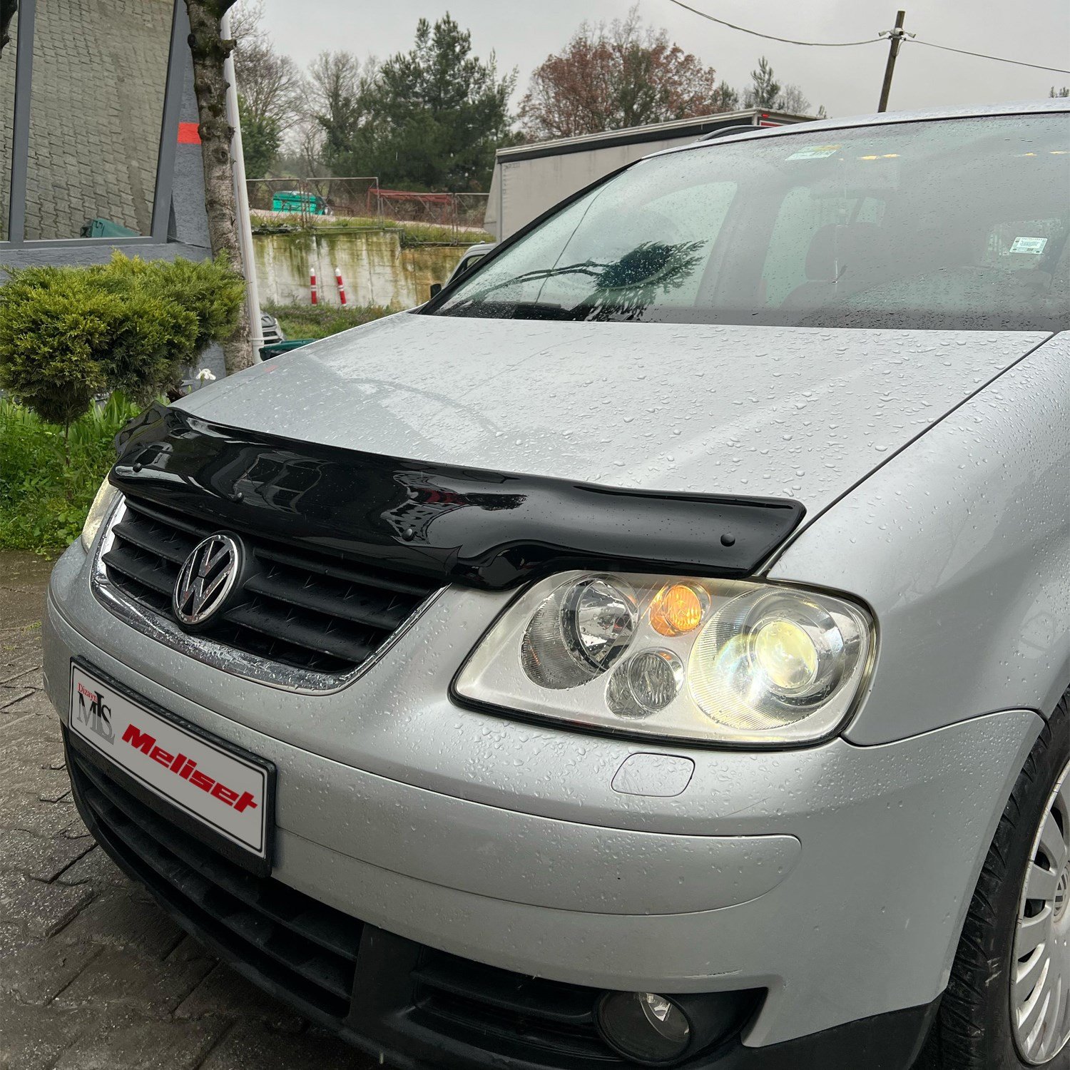 Volkswagen Touran Ön Kaput Rüzgarlığı 2003-2006 Yılı ve Arasına Uyumludur