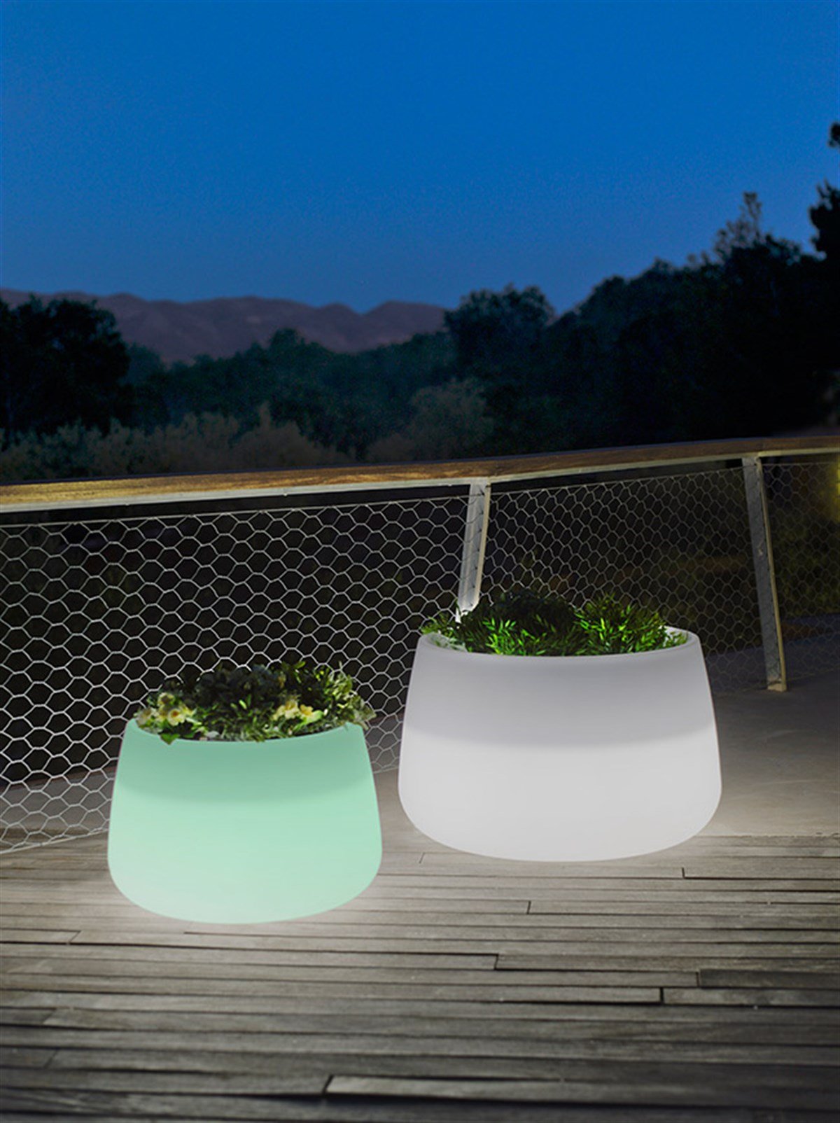 Camelia 60 Solar Led Aydınlatmalı Saksı