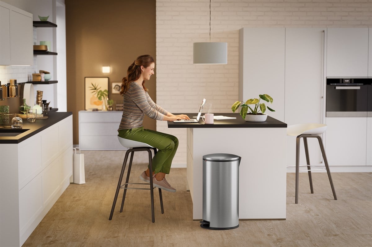 Hailo Pure XL Paslanmaz Çelik Pedallı Çöp Kutusu Metalik Gri
